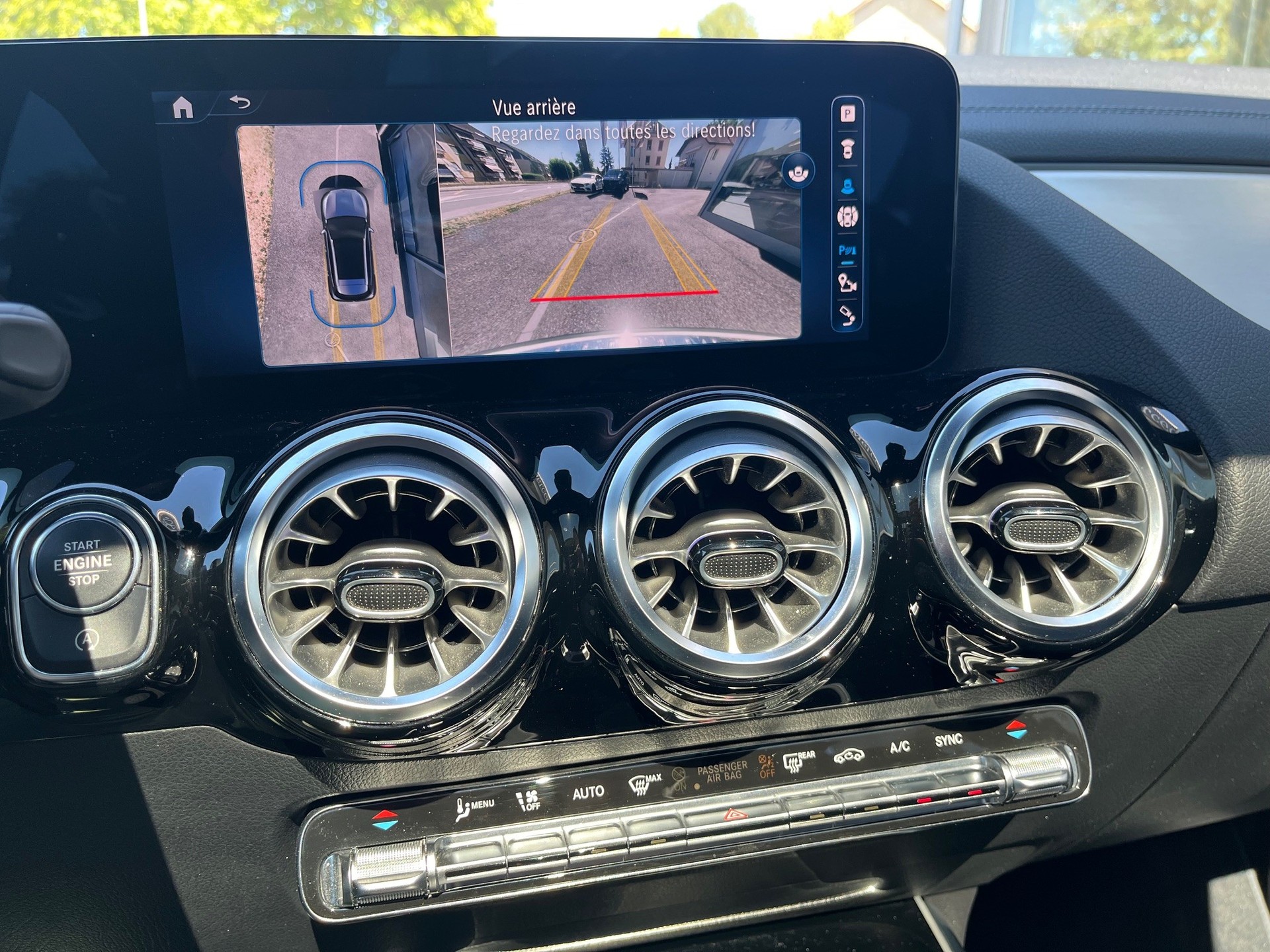MERCEDES-BENZ GLA 250 4Matic AMG Line 8G-DCT-image-11