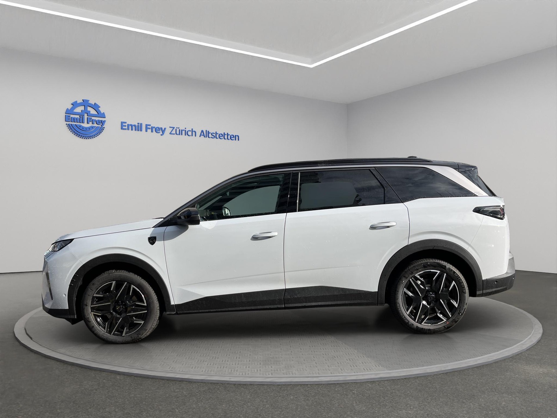 PEUGEOT 5008 1.2 Hybrid GT-image-4