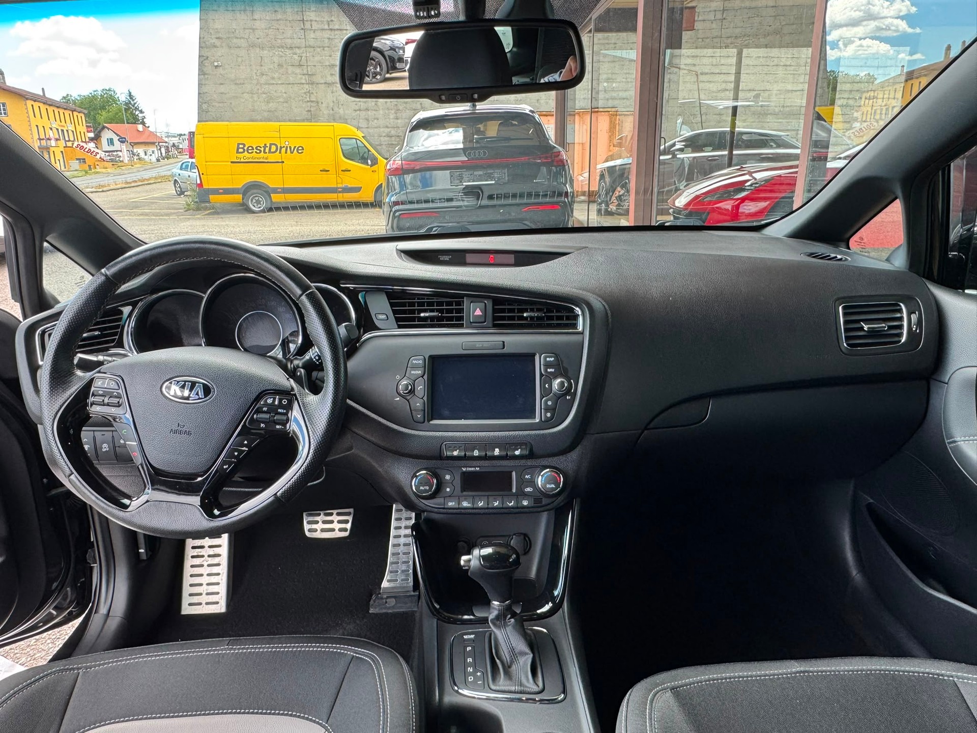 KIA Cee'd Sportswagon 1.6 CRDi Trend DCT-image-8