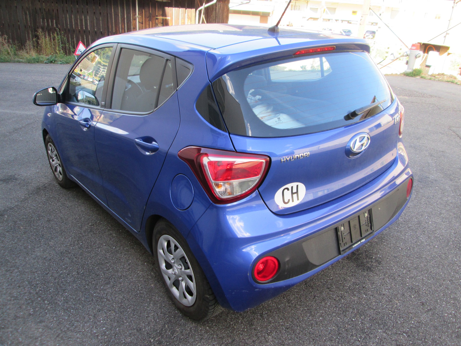 HYUNDAI i10 1.0 GO-image-6