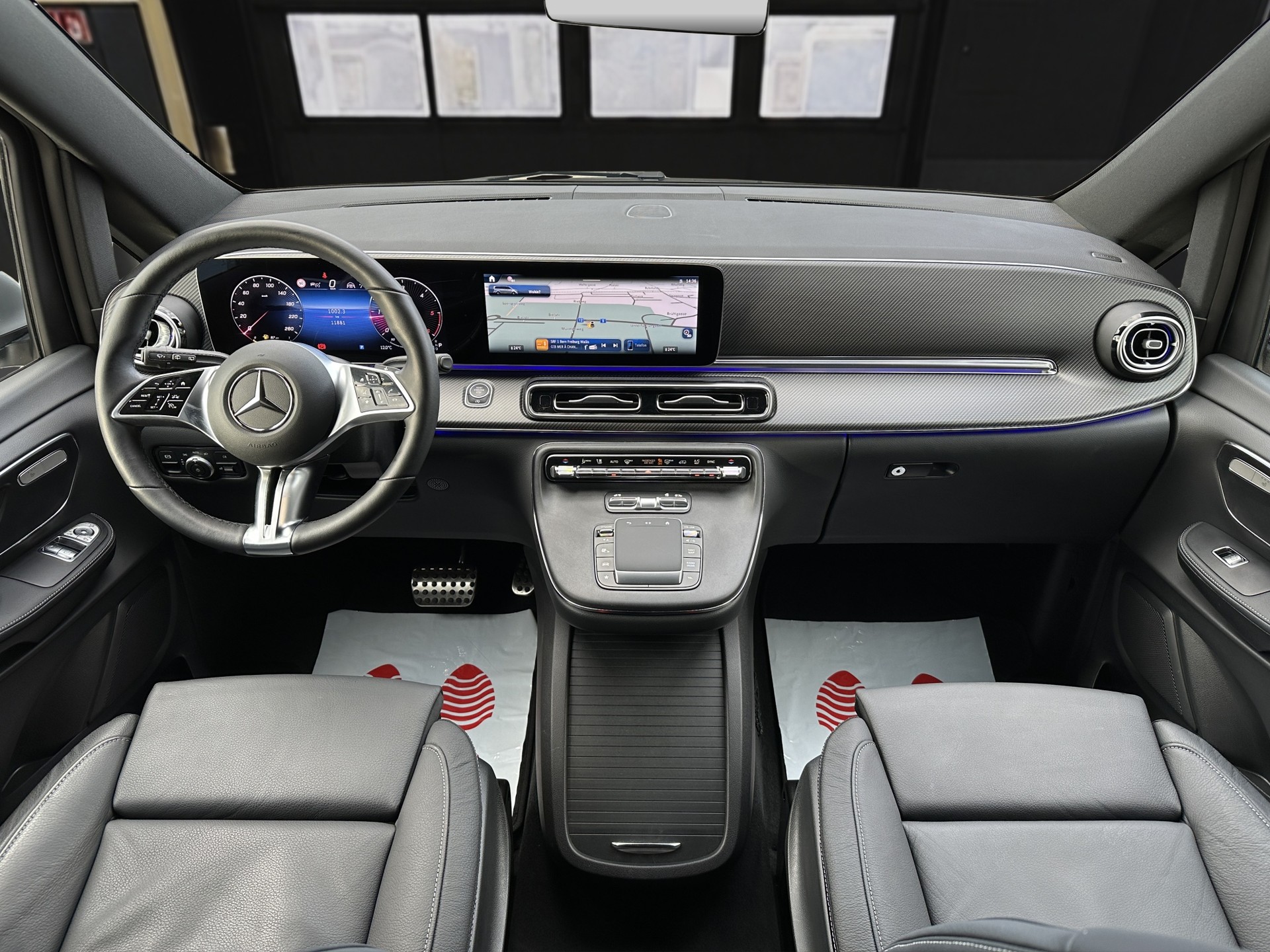 MERCEDES-BENZ V 300 d lang AMG Line Avantgarde 4Matic 9G-Tronic-image-10