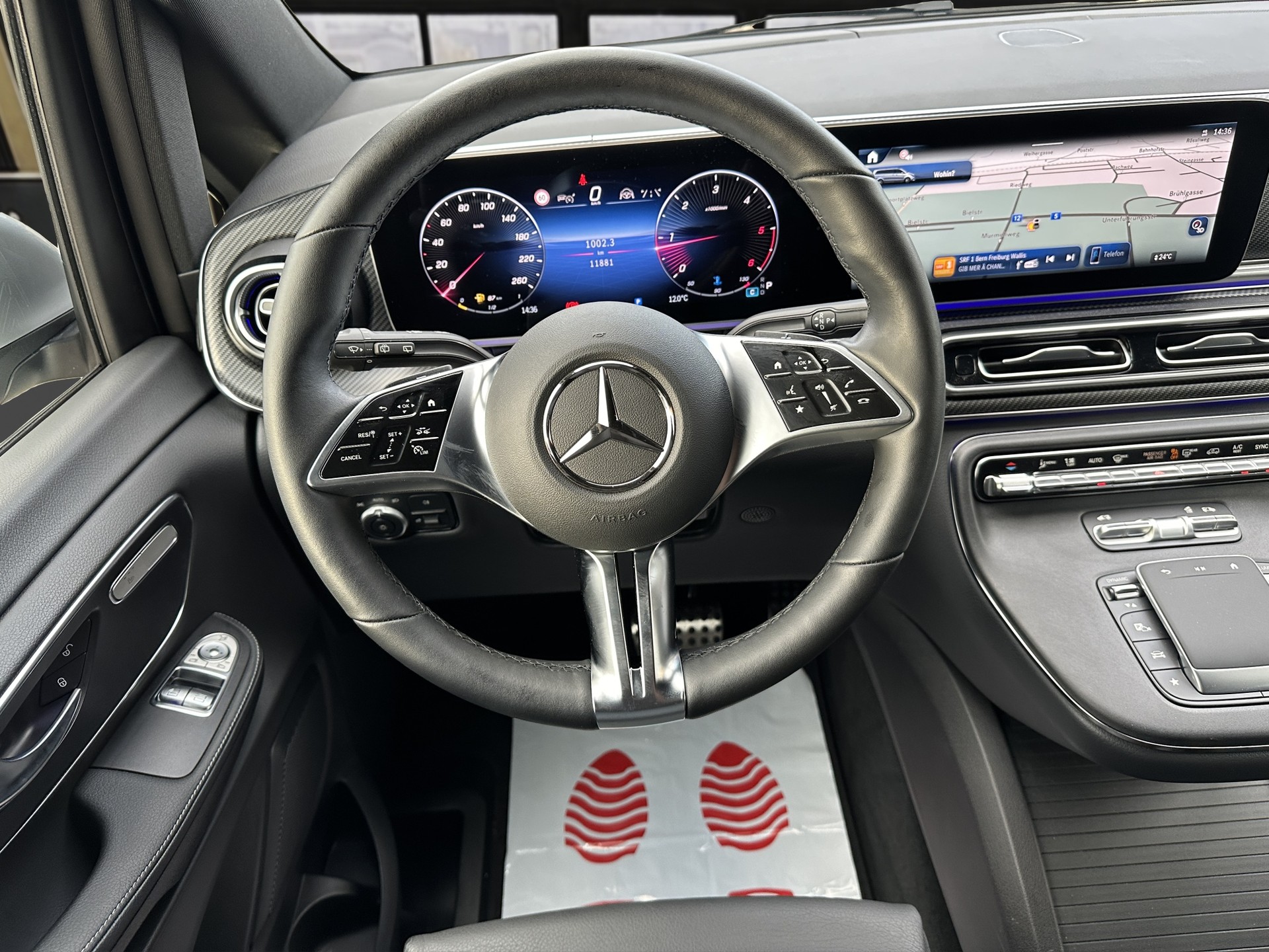 MERCEDES-BENZ V 300 d lang AMG Line Avantgarde 4Matic 9G-Tronic-image-11
