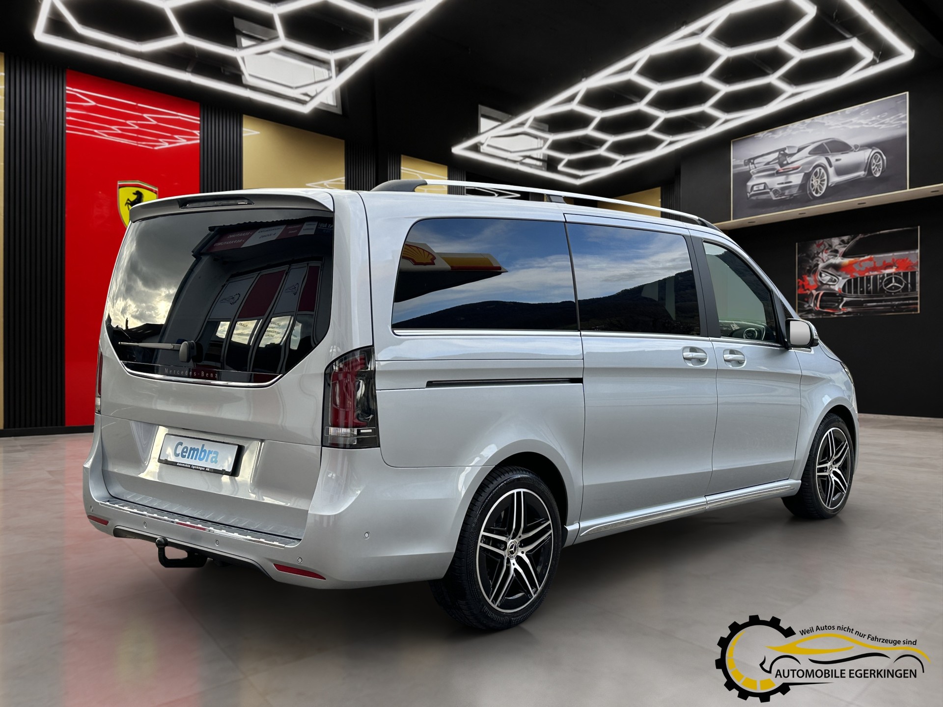 MERCEDES-BENZ V 300 d lang AMG Line Avantgarde 4Matic 9G-Tronic-image-4