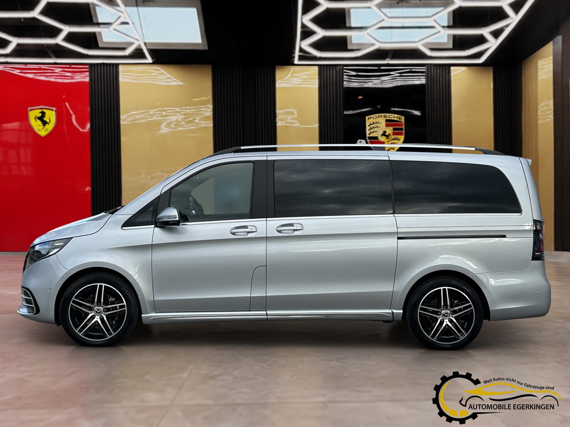 MERCEDES-BENZ V 300 d lang AMG Line Avantgarde 4Matic 9G-Tronic-image-7