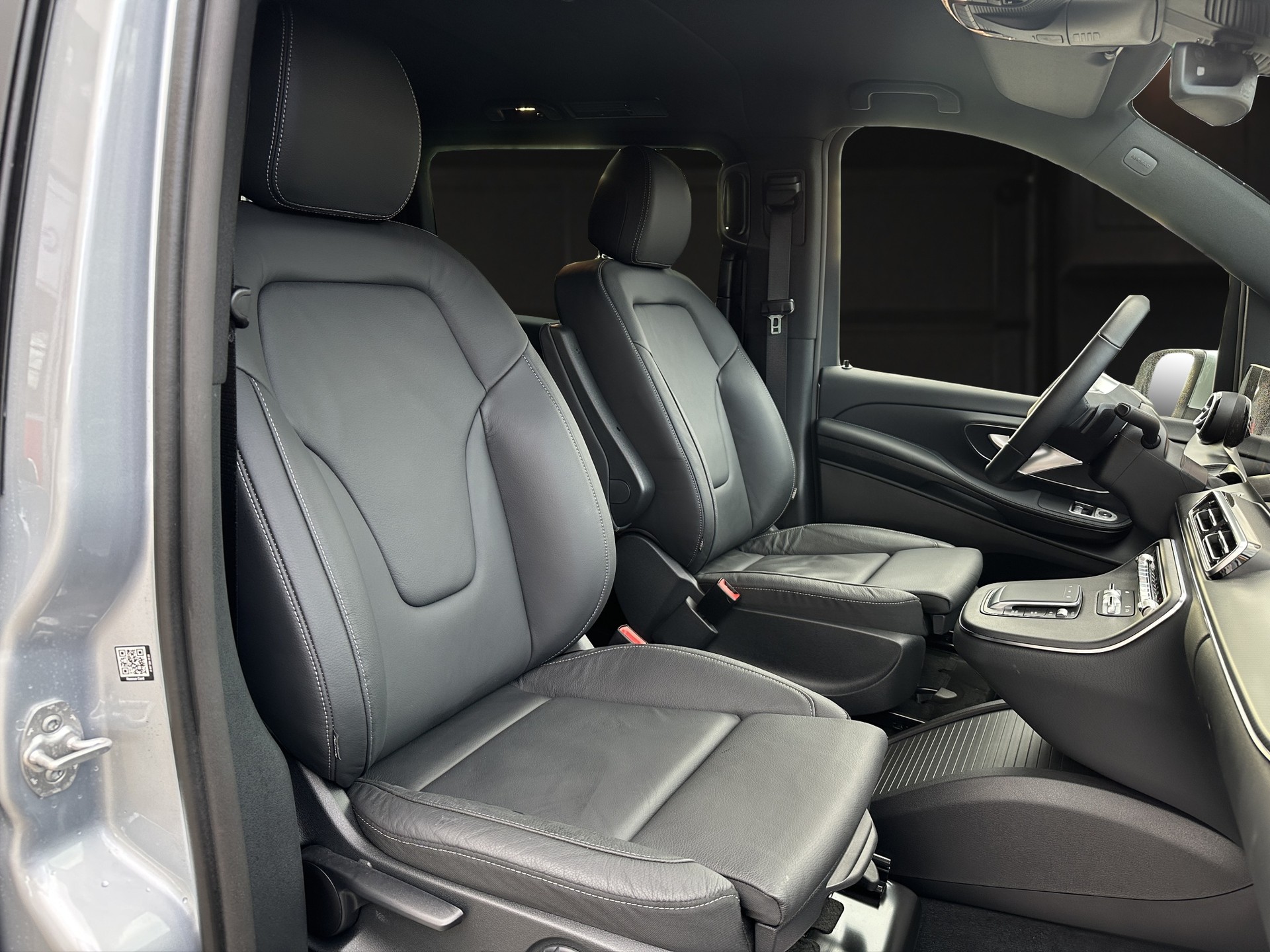 MERCEDES-BENZ V 300 d lang AMG Line Avantgarde 4Matic 9G-Tronic-image-9