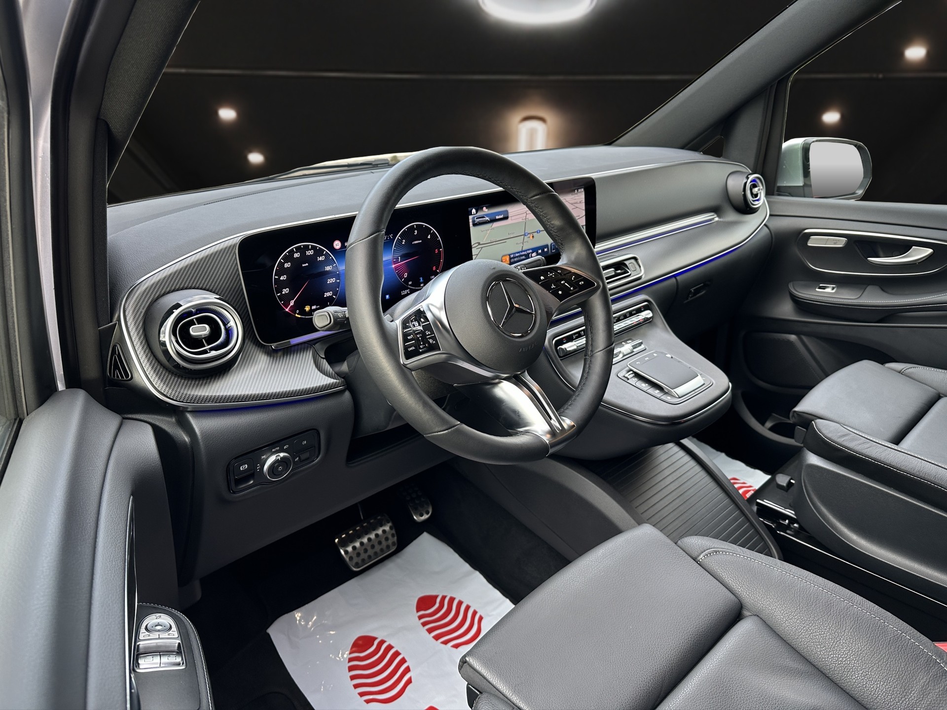MERCEDES-BENZ V 300 d lang AMG Line Avantgarde 4Matic 9G-Tronic-image-8