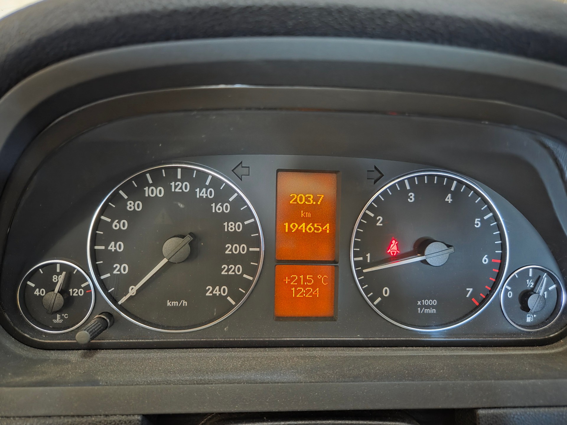 MERCEDES-BENZ A 170 Elegance-image-4