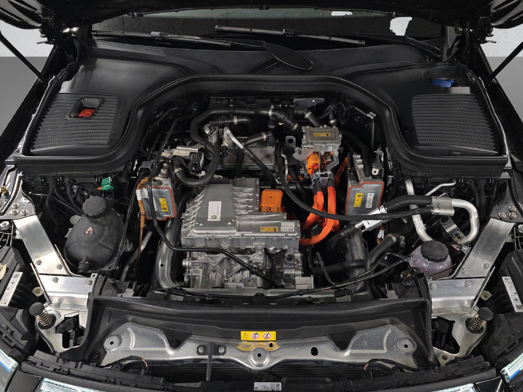 MERCEDES-BENZ EQC 400 AMG Line 4Matic-image-8