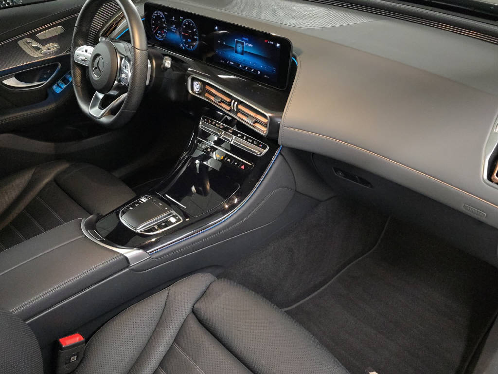 MERCEDES-BENZ EQC 400 AMG Line 4Matic-image-10