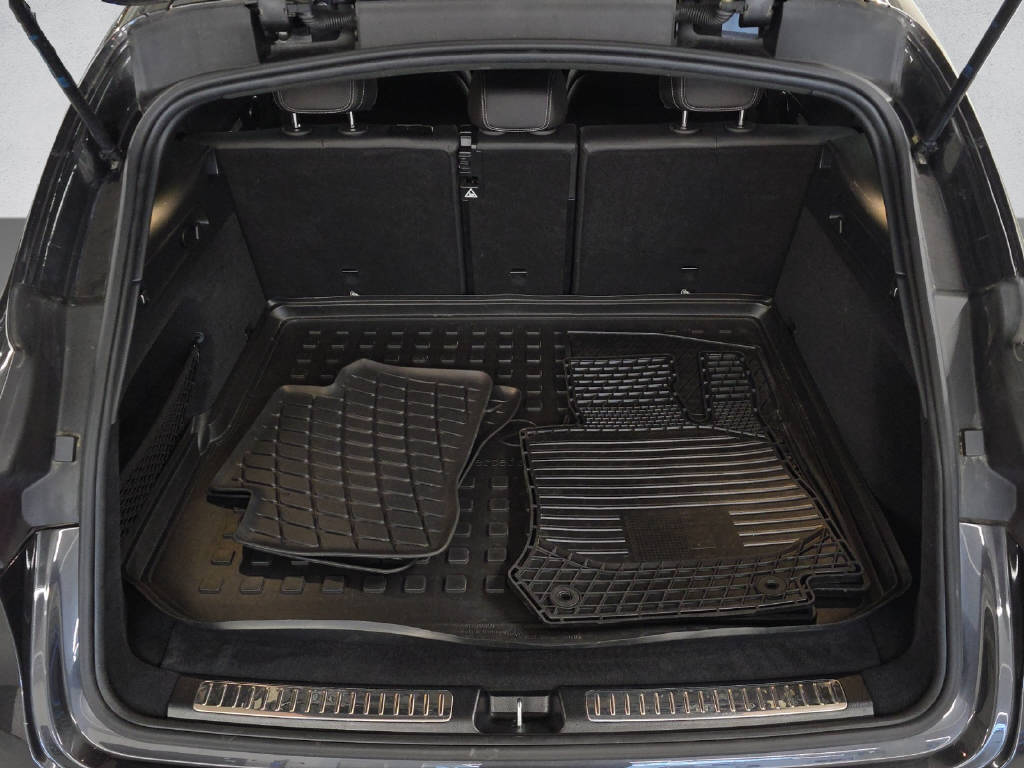 MERCEDES-BENZ EQC 400 AMG Line 4Matic-image-7