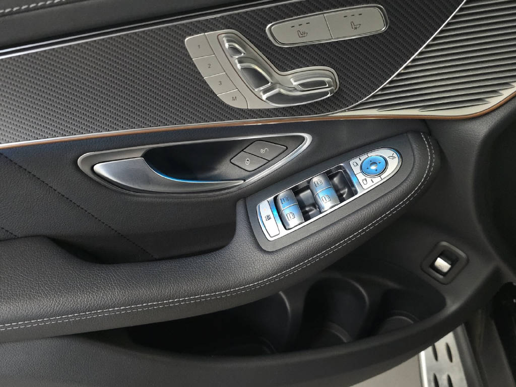 MERCEDES-BENZ EQC 400 AMG Line 4Matic-image-5