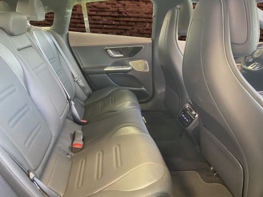 MERCEDES-BENZ EQE 43 AMG 4 Matic-image-12