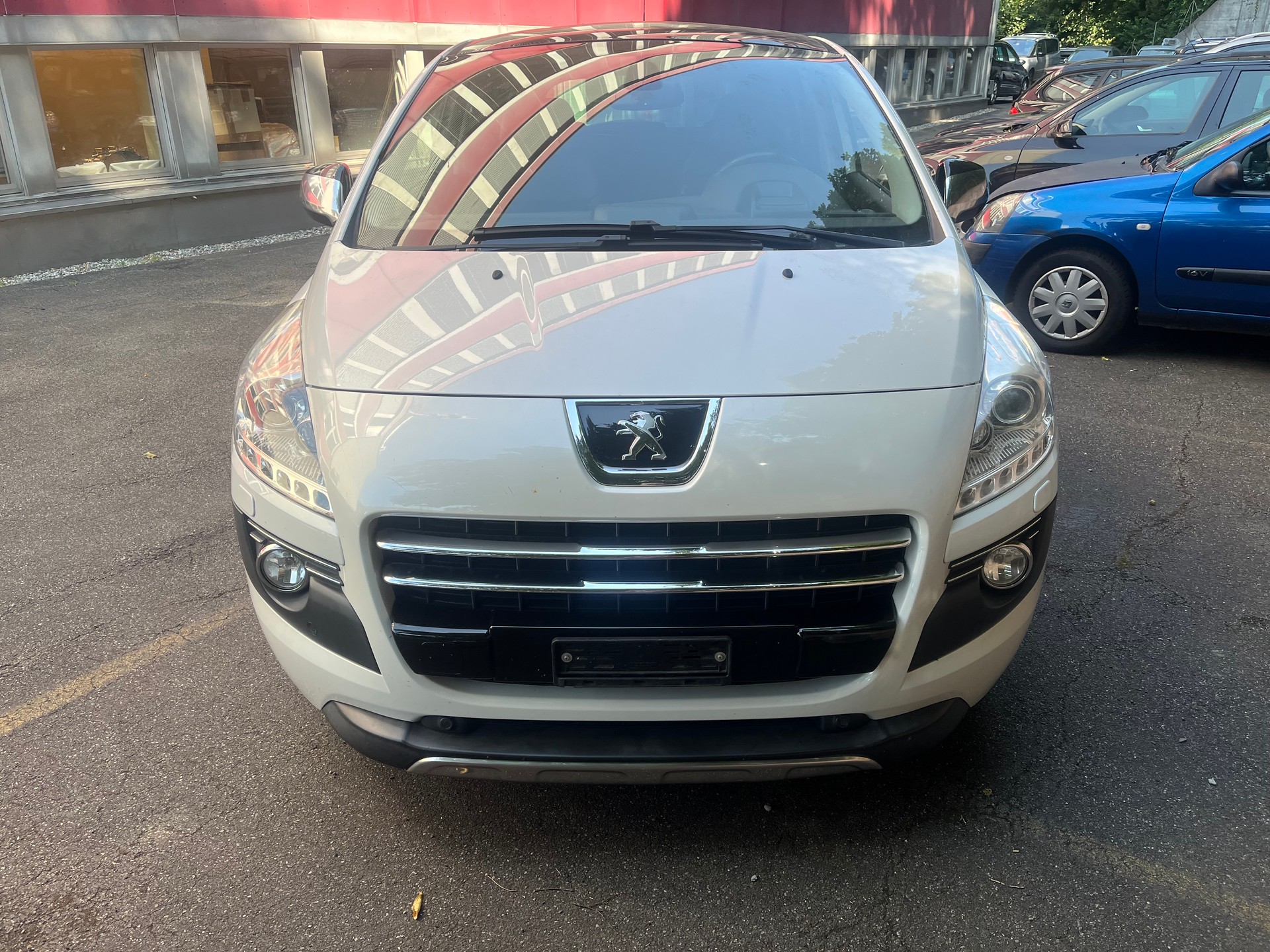 PEUGEOT 3008 HYbrid4 2.0 HDI EGS6-image-0