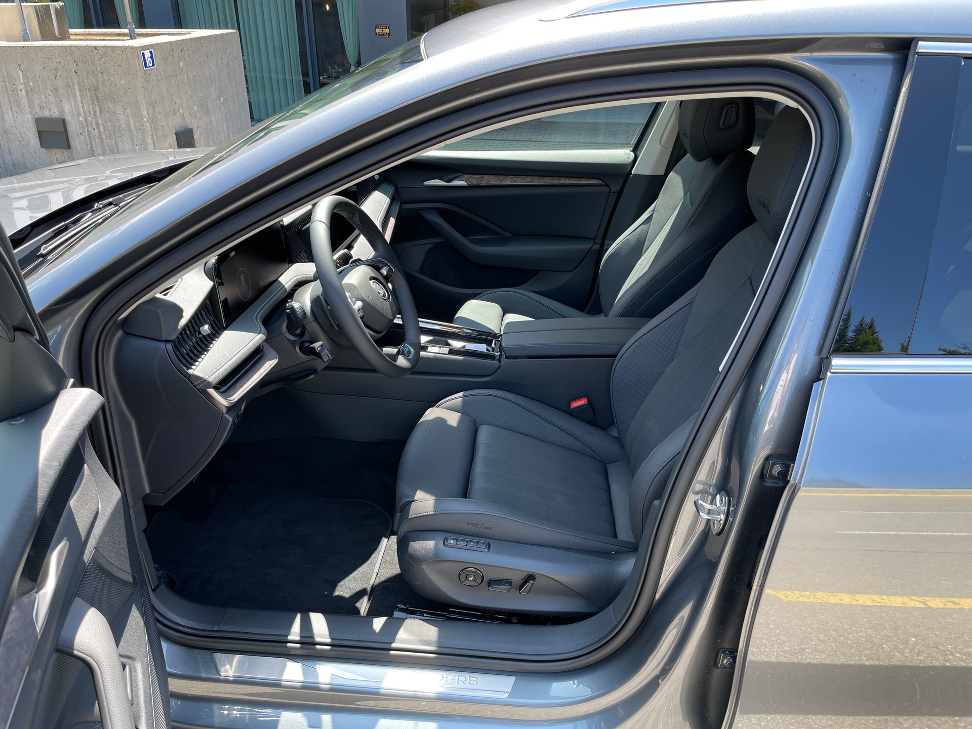 SKODA Superb Combi 2.0 TDi L&K 4x4 DSG-image-7
