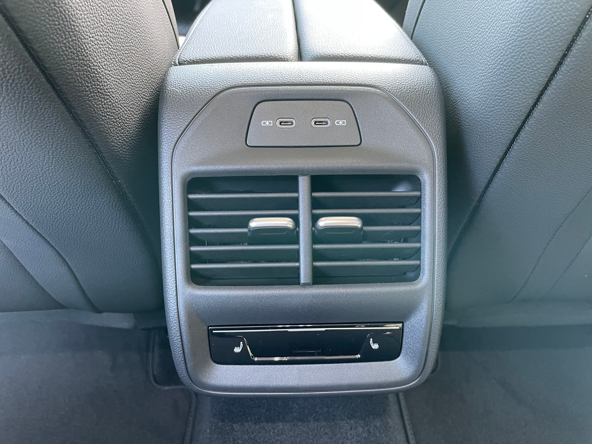 SKODA Superb Combi 2.0 TDi L&K 4x4 DSG-image-15