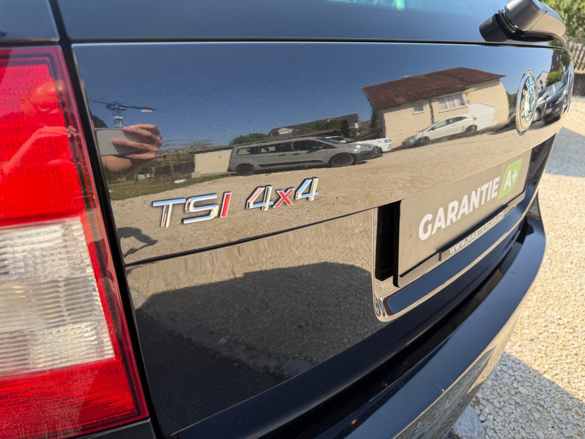 SKODA Octavia Combi 1.8 TSI Stöckli 4x4 - Garantie möglich-image-3