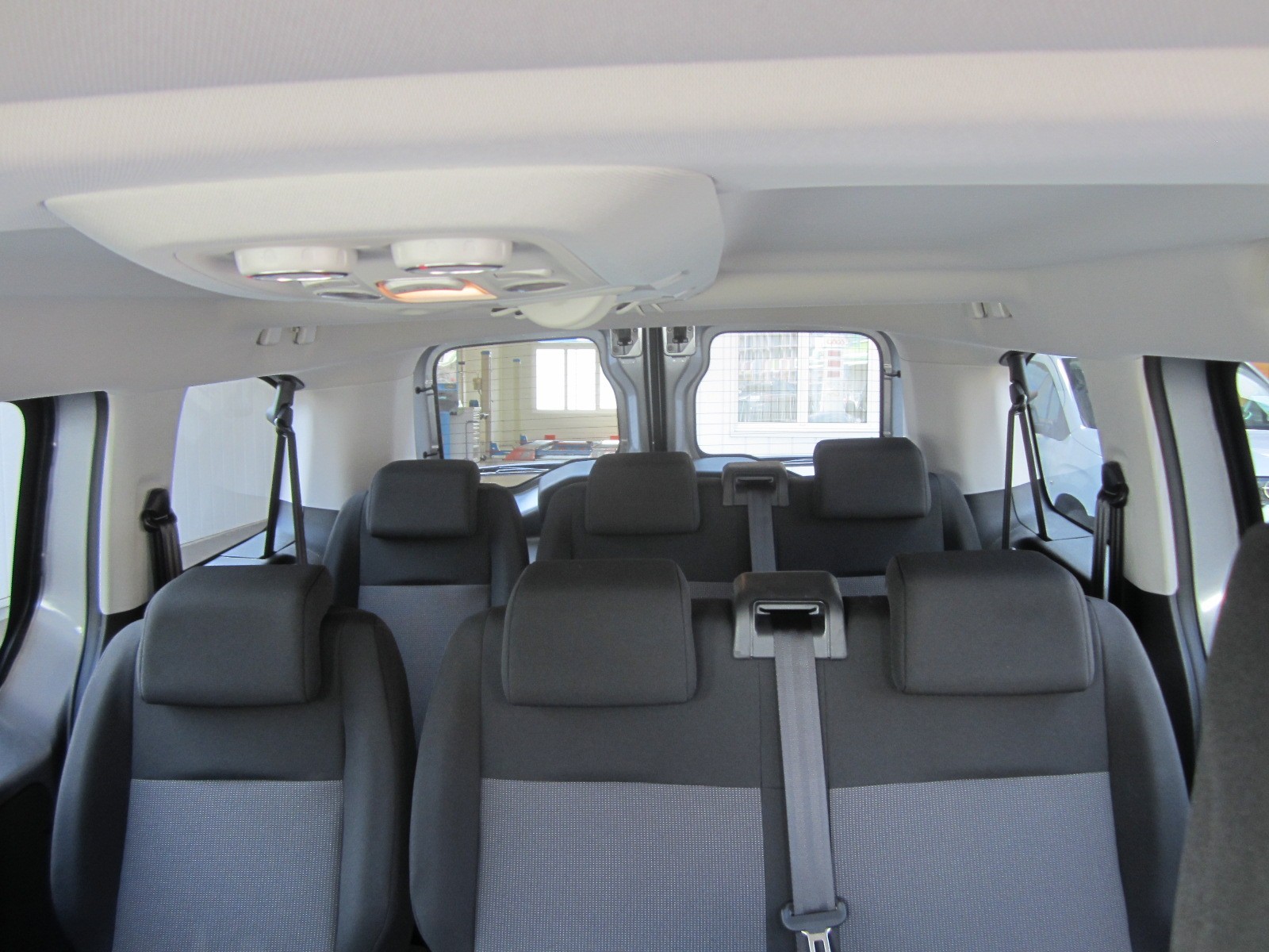 OPEL Vivaro Combi 2.0 CDTI Essentia s/s M-image-10