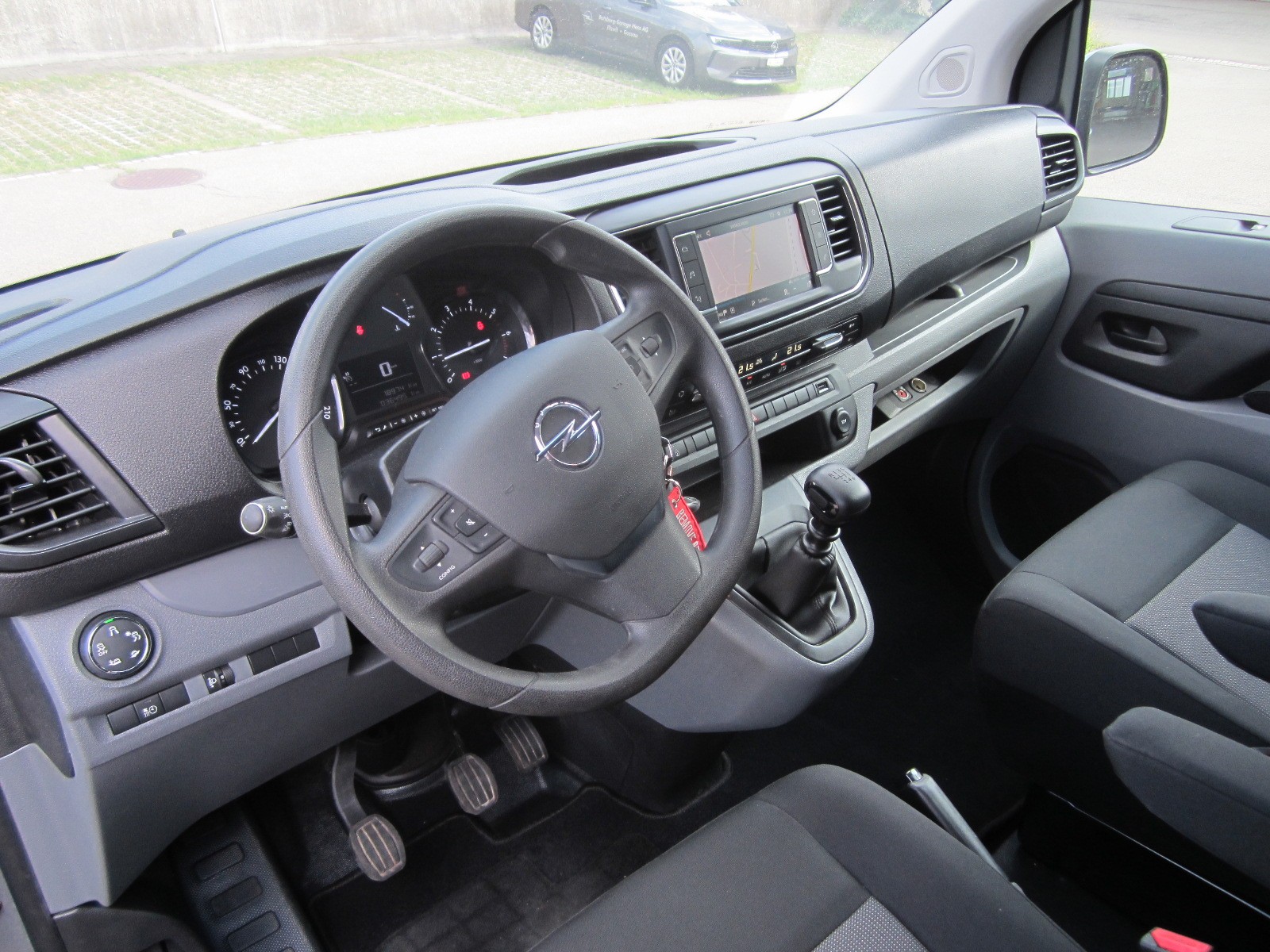 OPEL Vivaro Combi 2.0 CDTI Essentia s/s M-image-1
