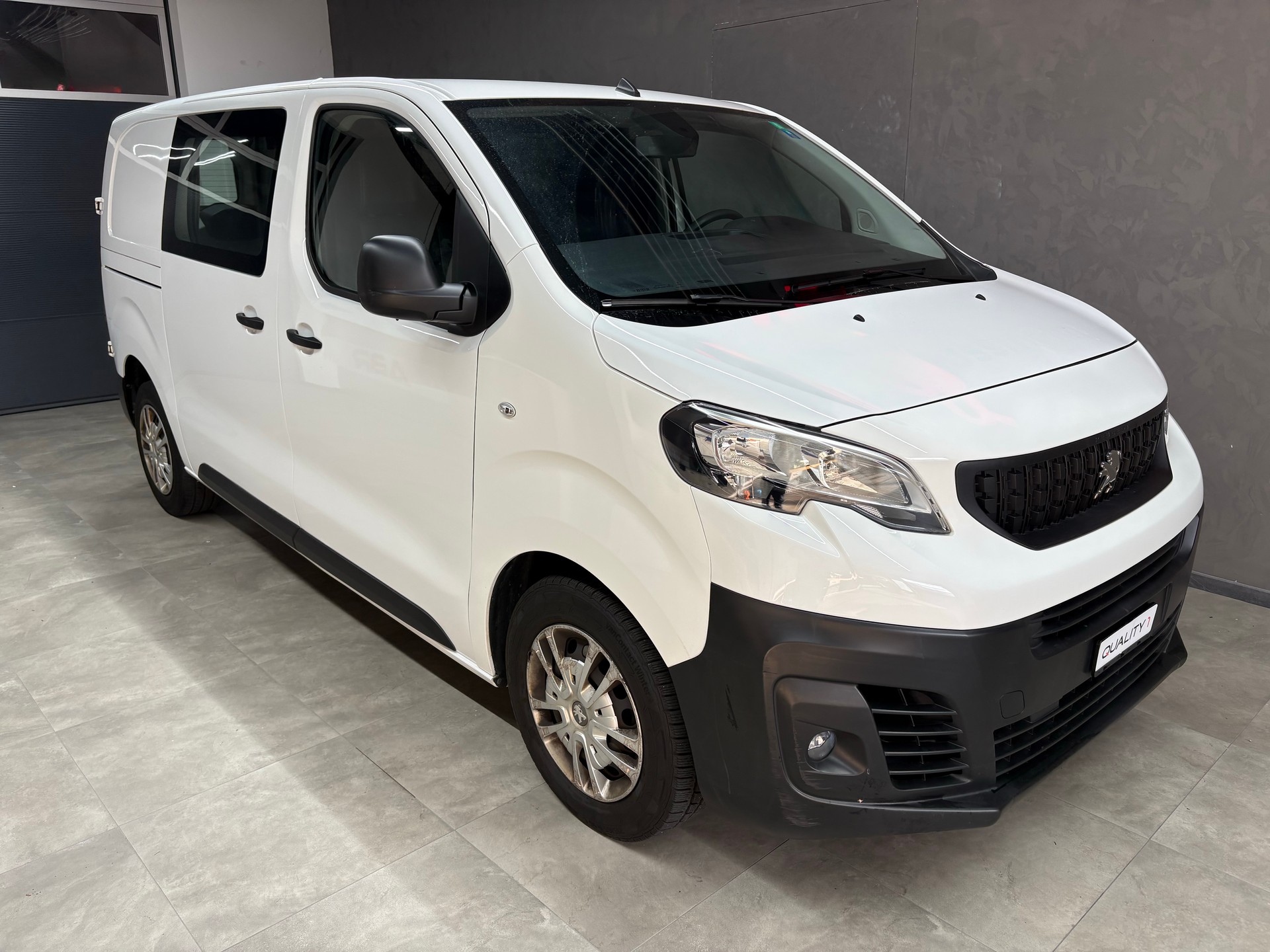 PEUGEOT Expert 2.0 BlueHDi 140 S&S Premium Standard EAT8-image-1