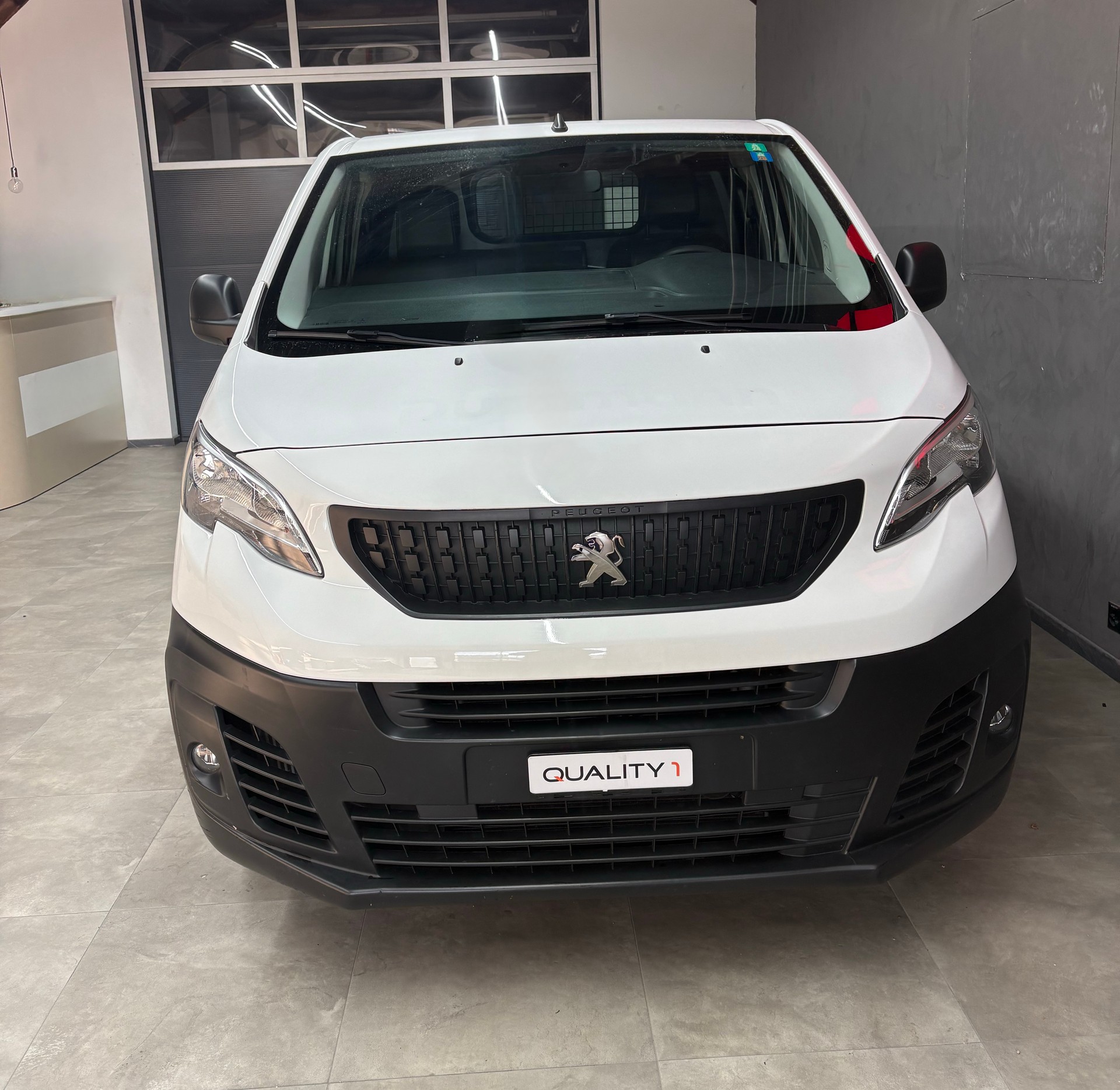 PEUGEOT Expert 2.0 BlueHDi 140 S&S Premium Standard EAT8-image-2