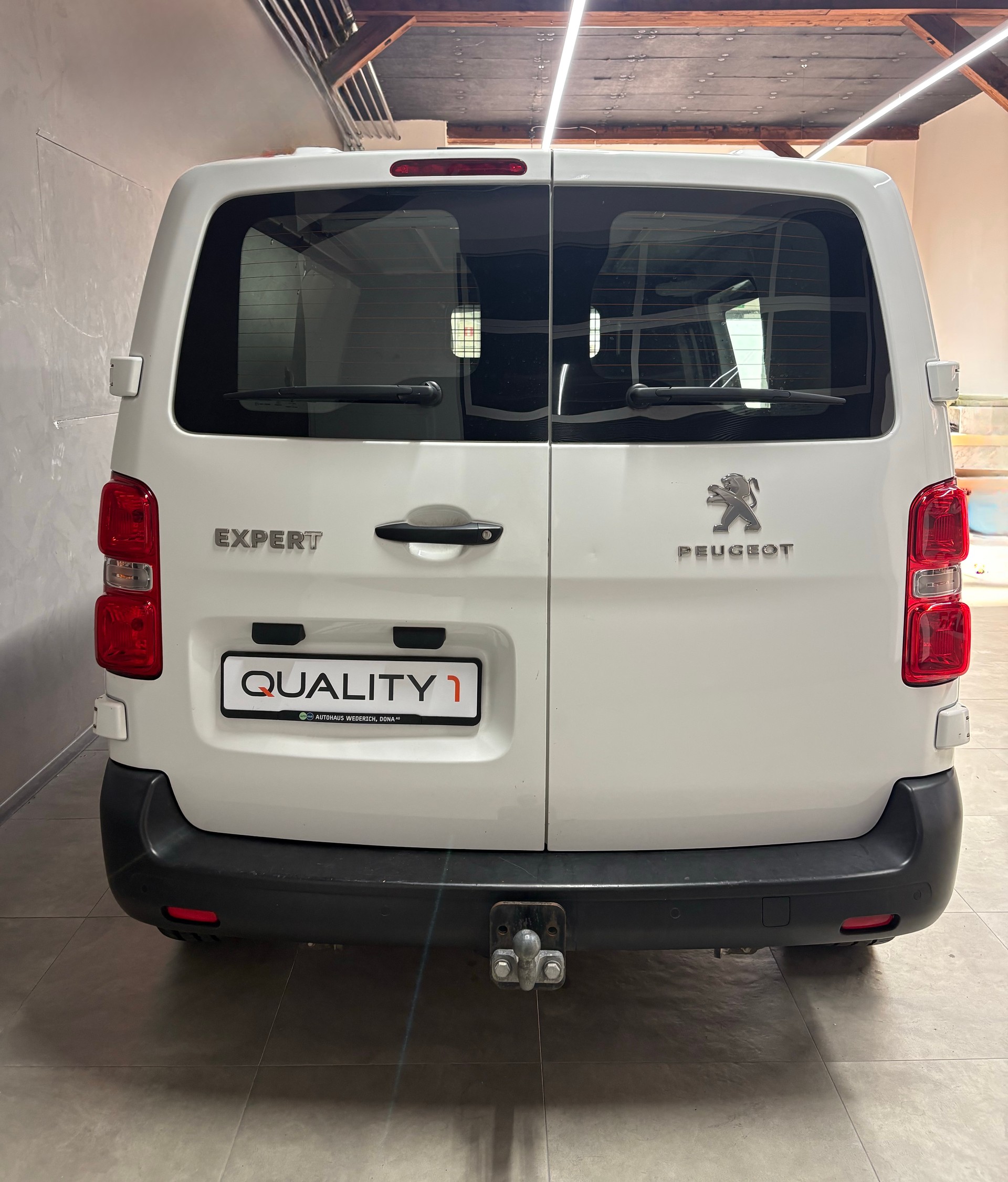 PEUGEOT Expert 2.0 BlueHDi 140 S&S Premium Standard EAT8-image-5