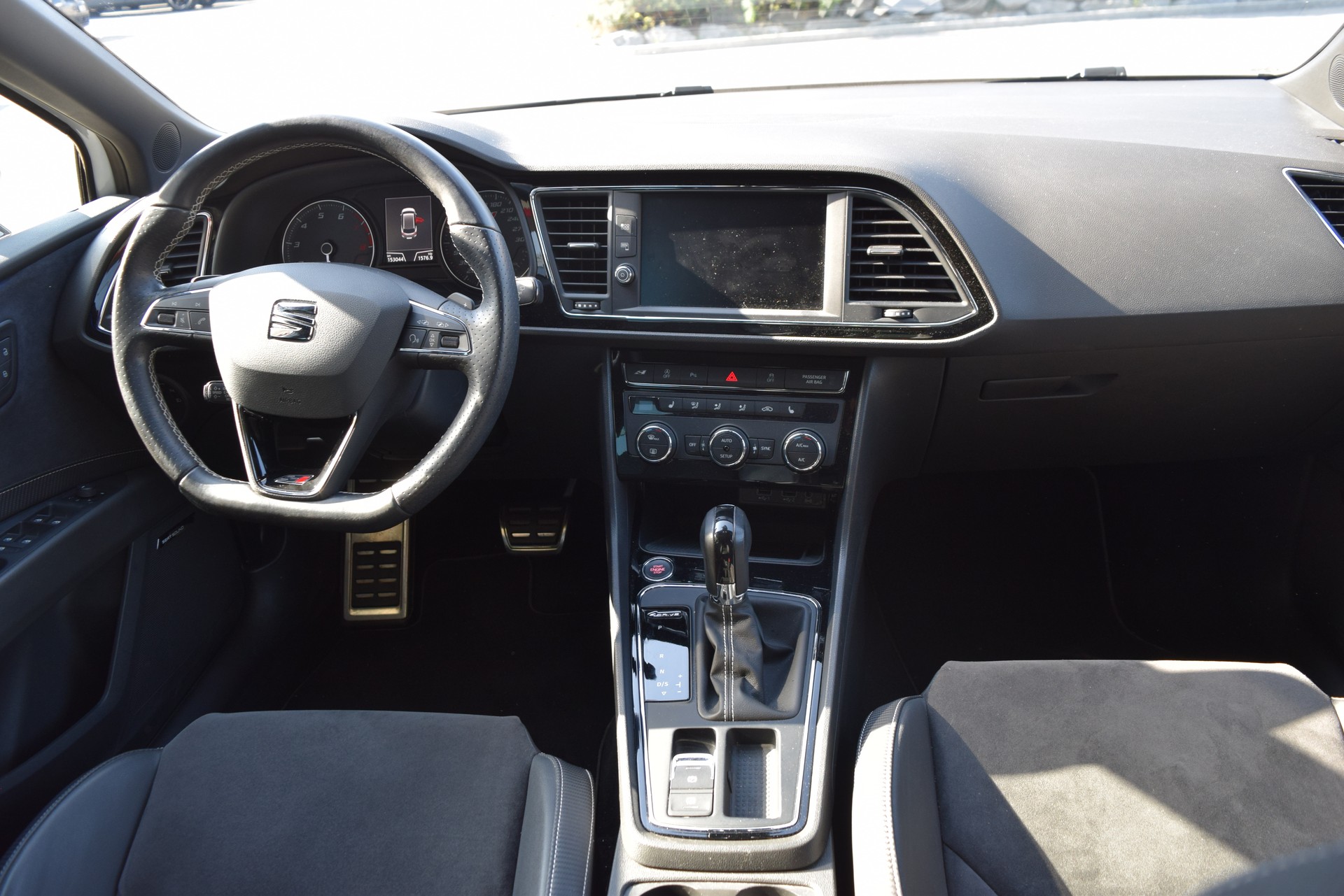 SEAT Leon ST 2.0 TSI Cupra 300 4 Drive DSG-image-12