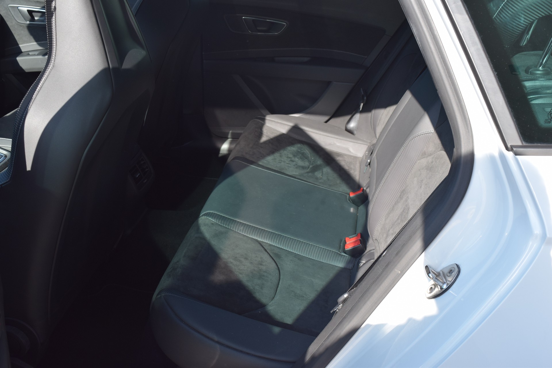 SEAT Leon ST 2.0 TSI Cupra 300 4 Drive DSG-image-15
