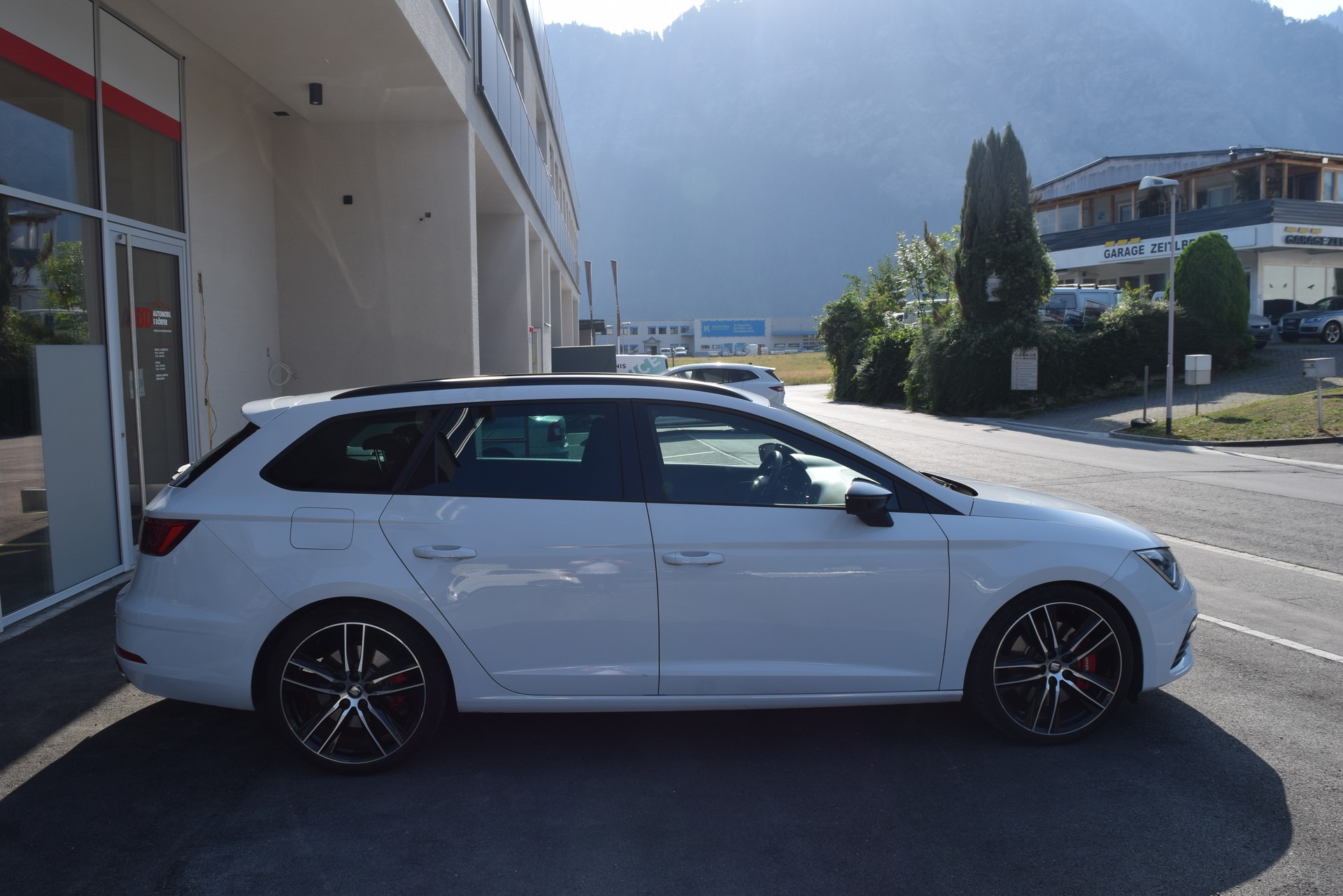 SEAT Leon ST 2.0 TSI Cupra 300 4 Drive DSG-image-8