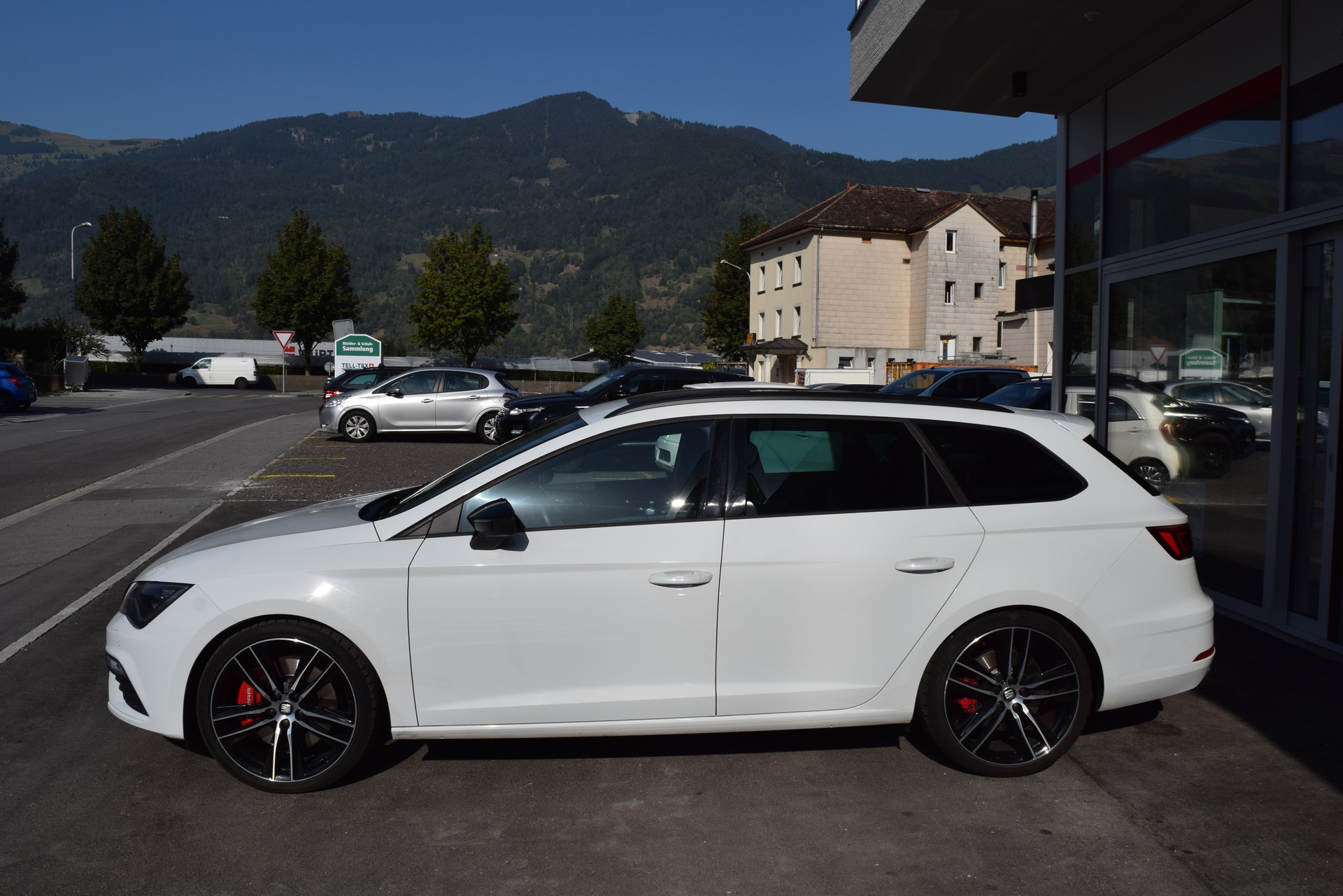 SEAT Leon ST 2.0 TSI Cupra 300 4 Drive DSG-image-3