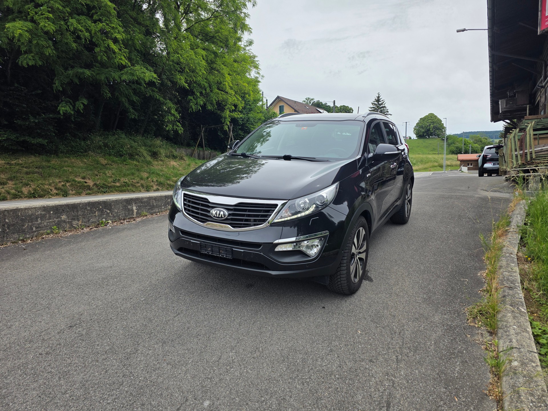 KIA Sportage 2.0 CRDi Style 4WD Automatic-image-2