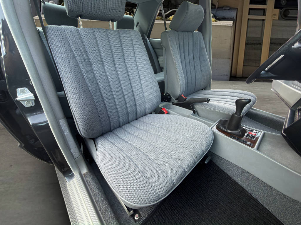 MERCEDES-BENZ E 190 (201)-image-16