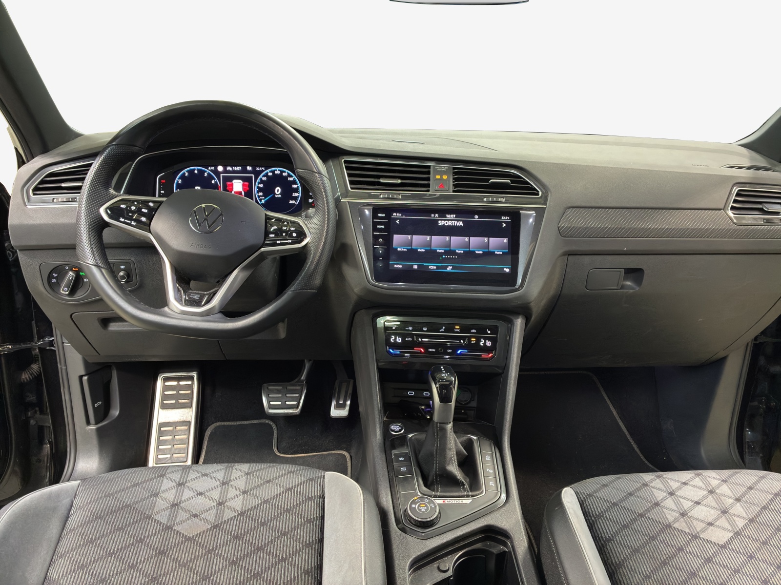 VW Tiguan 2.0TSI R-Line 4Motion DSG-image-8