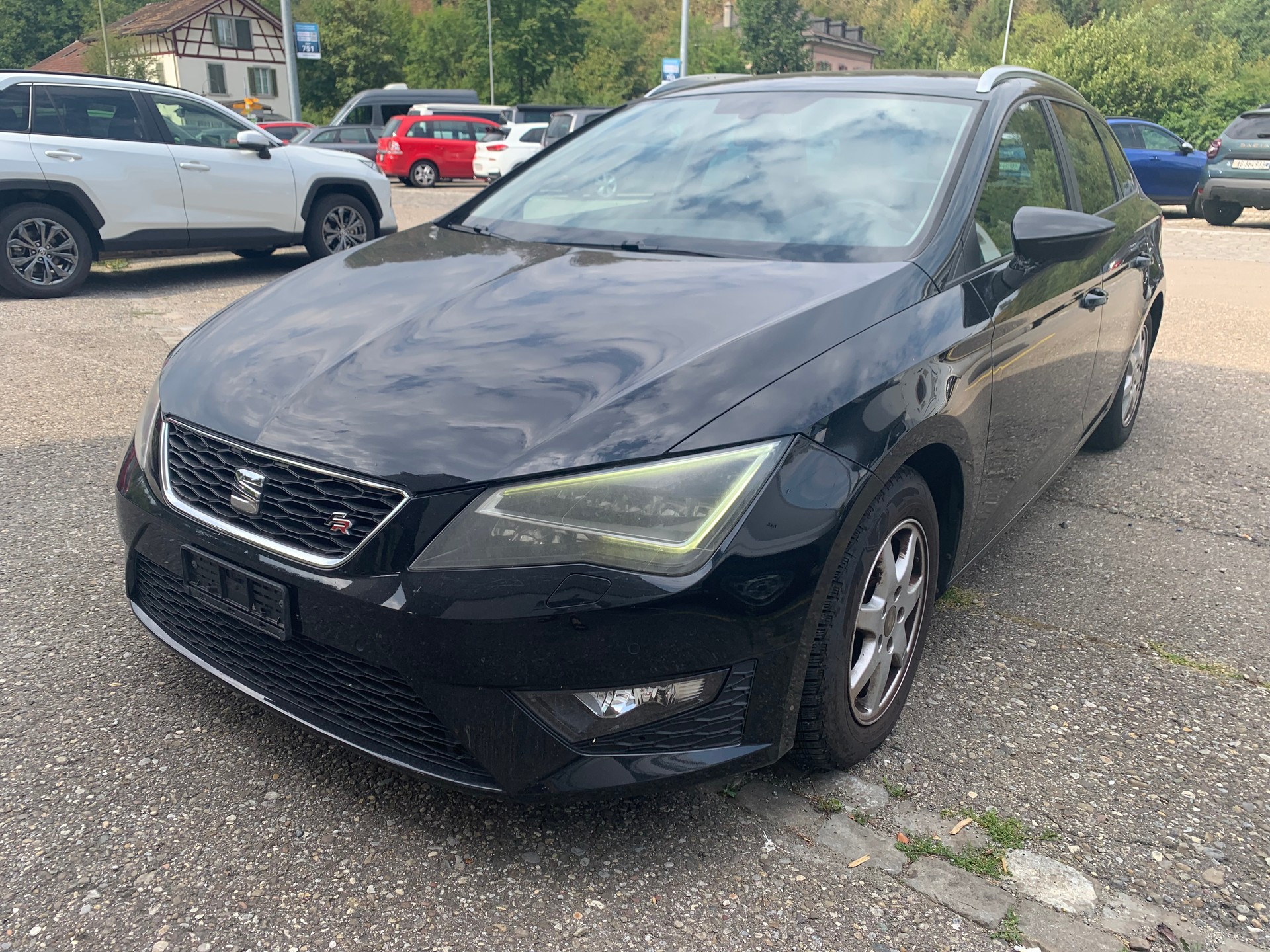 SEAT Leon ST 1.4 TSI FR DSG-image-1