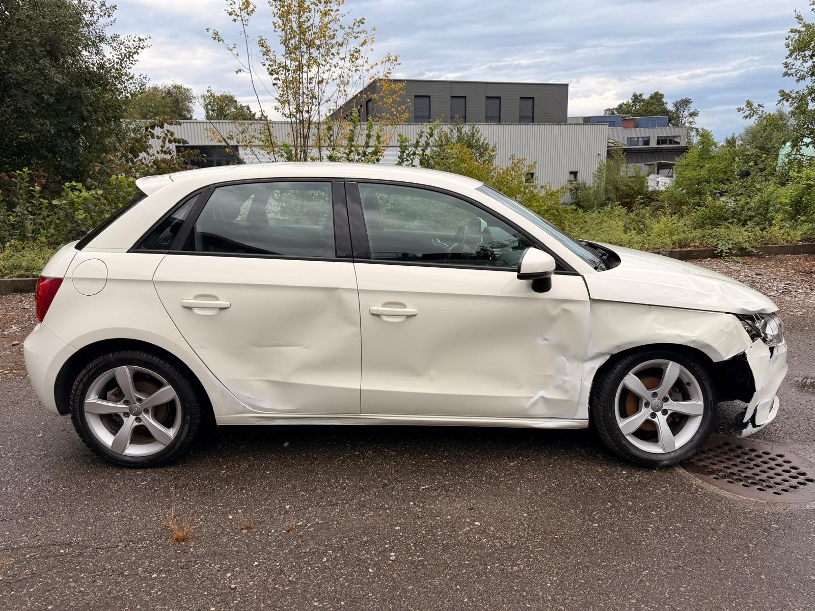 AUDI A1 Sportback 1.2 TFSI Ambition-image-4