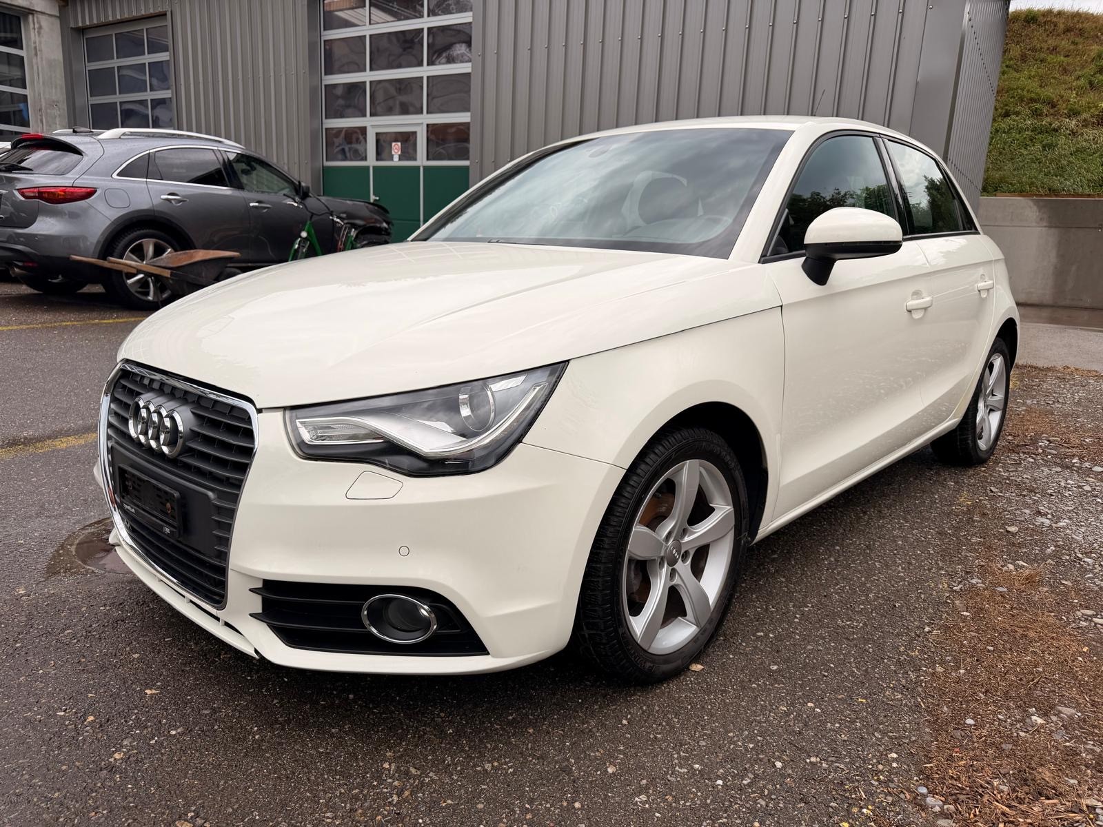 AUDI A1 Sportback 1.2 TFSI Ambition-image-0