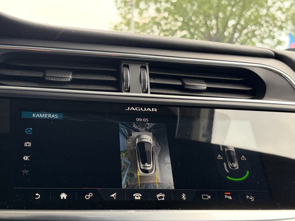 JAGUAR I-Pace EV400 SE Black Style AWD-image-8