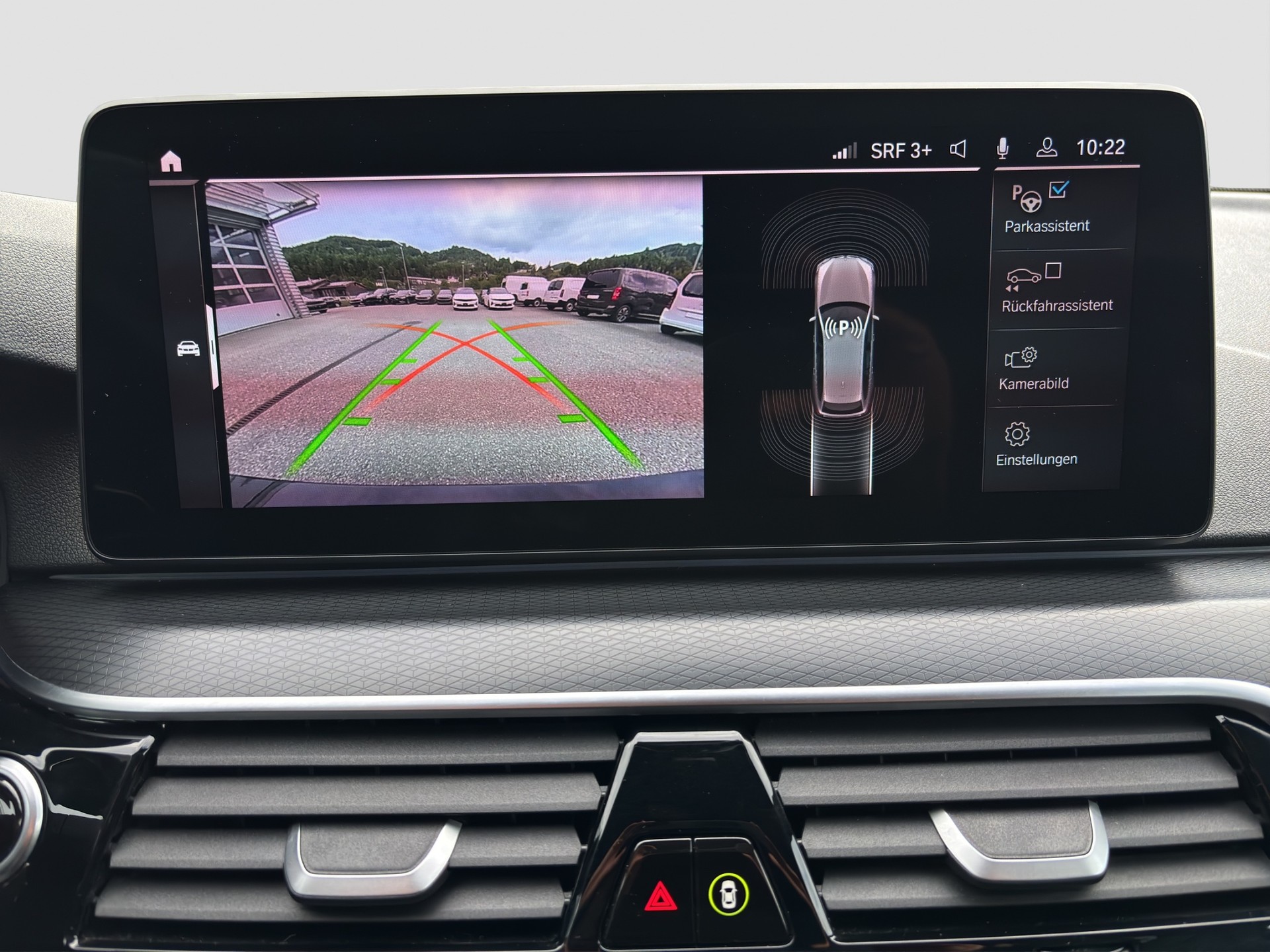 BMW 530e xDrive Touring M Sport Steptronic-image-6