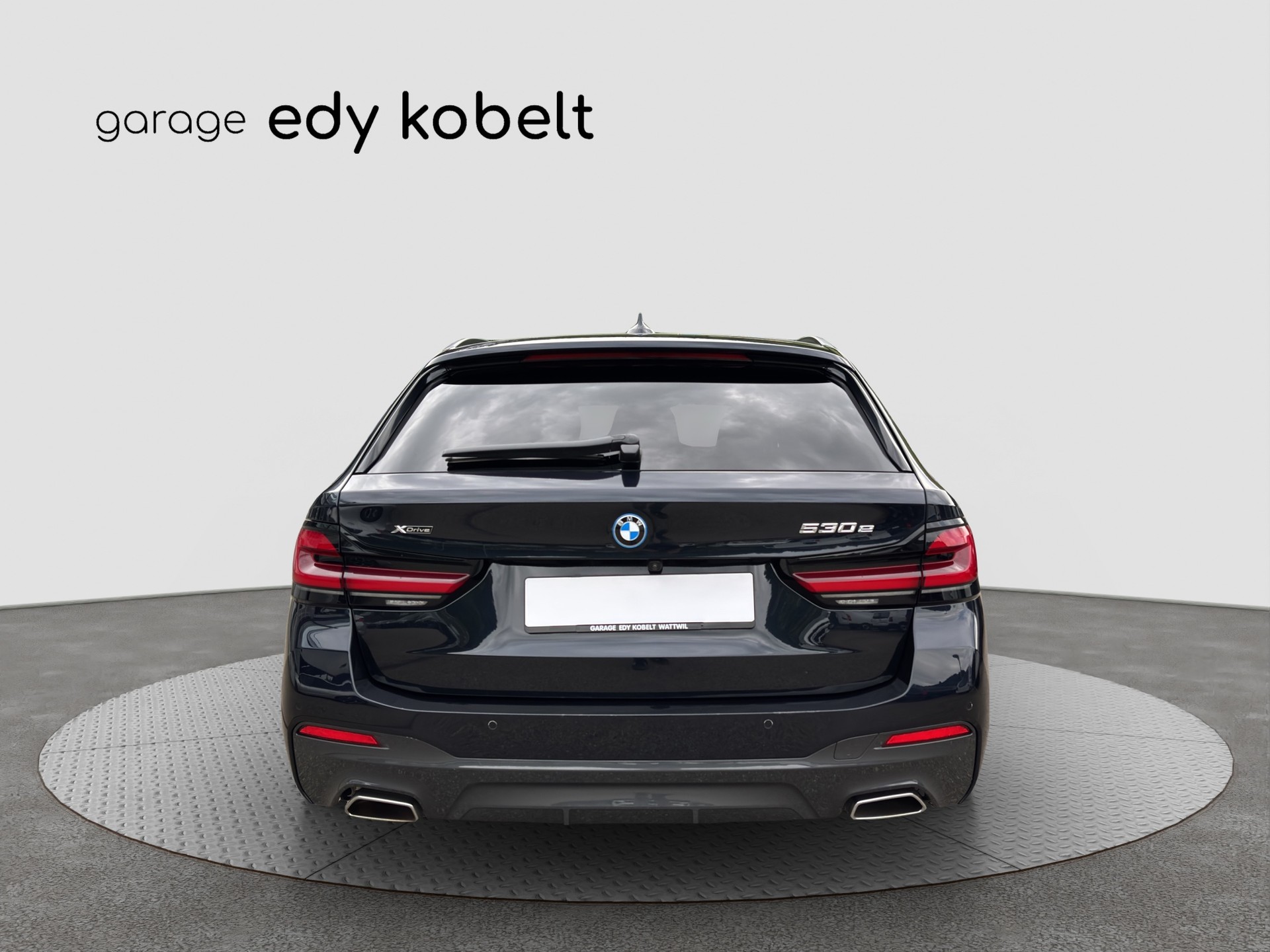 BMW 530e xDrive Touring M Sport Steptronic-image-19