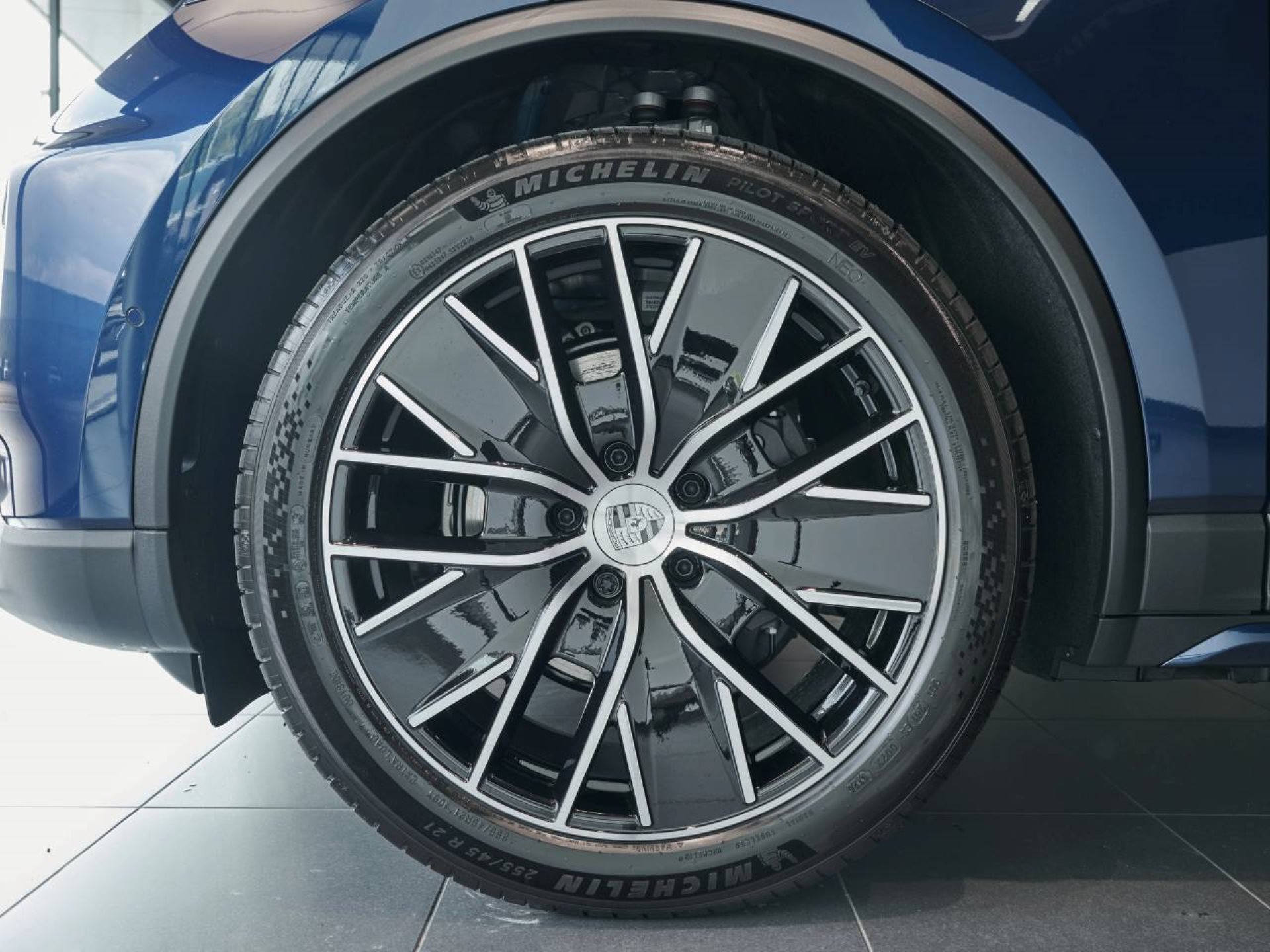 PORSCHE Macan 4-image-30