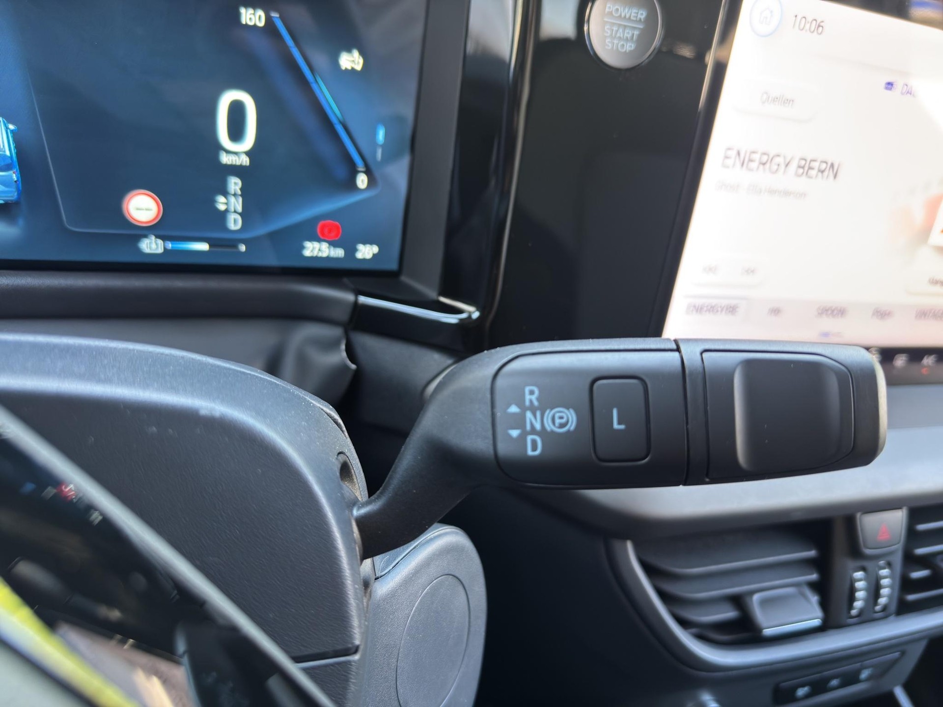 FORD E-Tourneo Courier Titanium-image-15