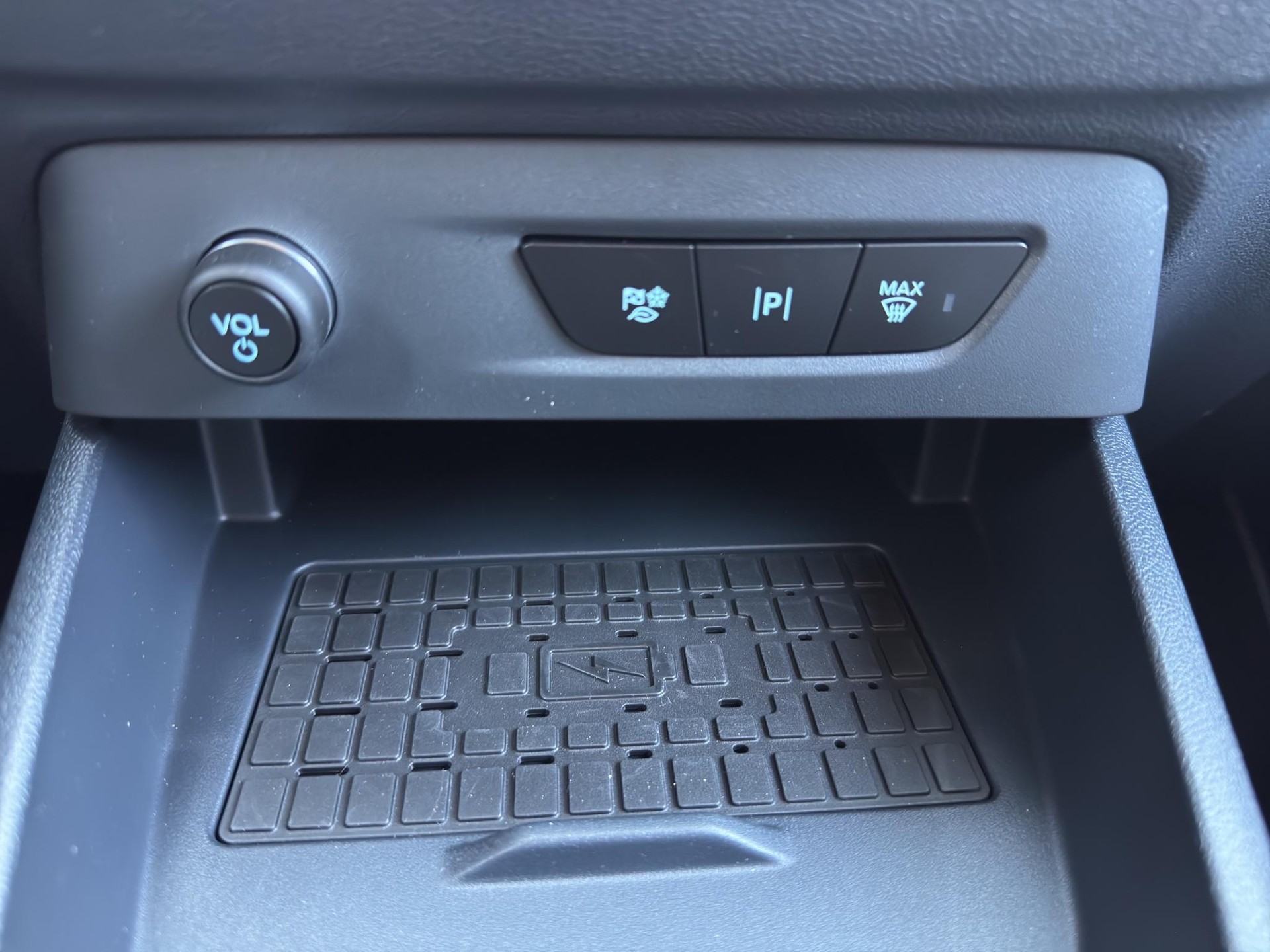 FORD E-Tourneo Courier Titanium-image-16
