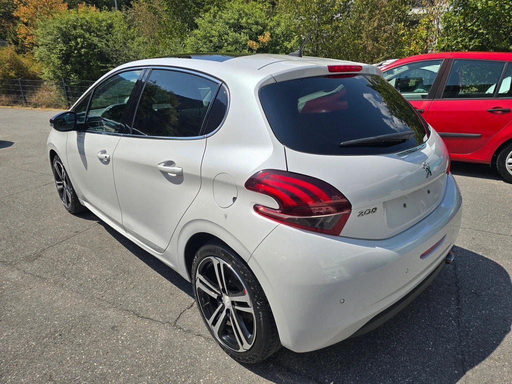 PEUGEOT 208 1.2 PureTech GT Line-image-5