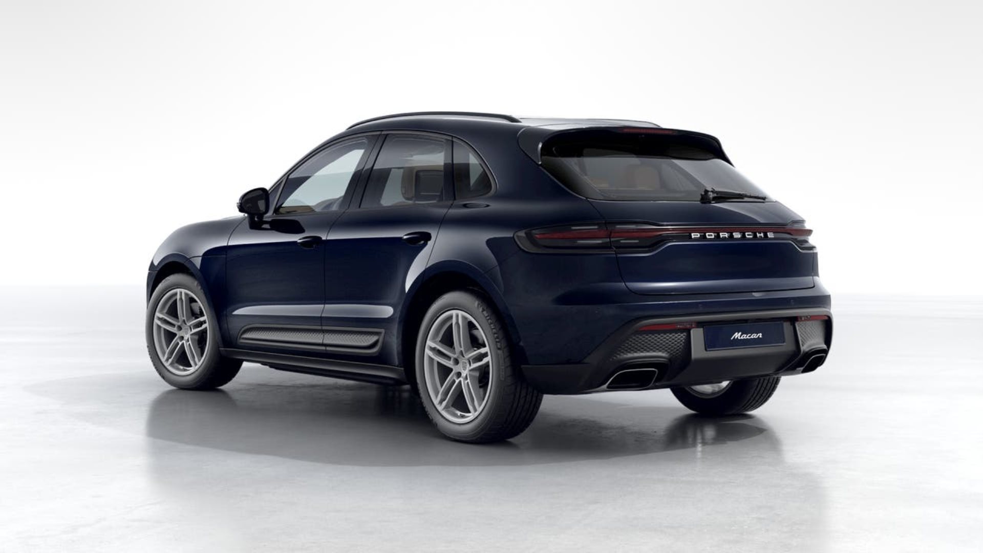 PORSCHE Macan-showroom-element-2