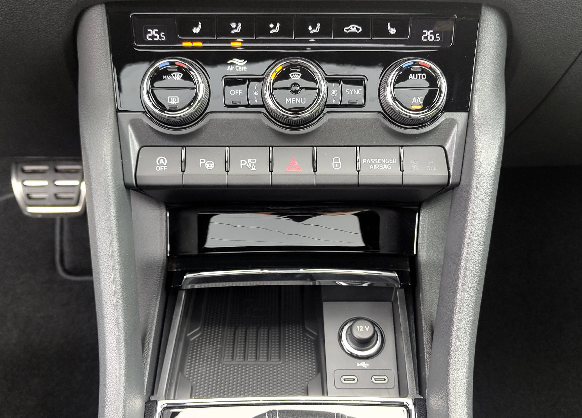 SKODA Karoq 1.5 TSI SportLine DSG-image-9