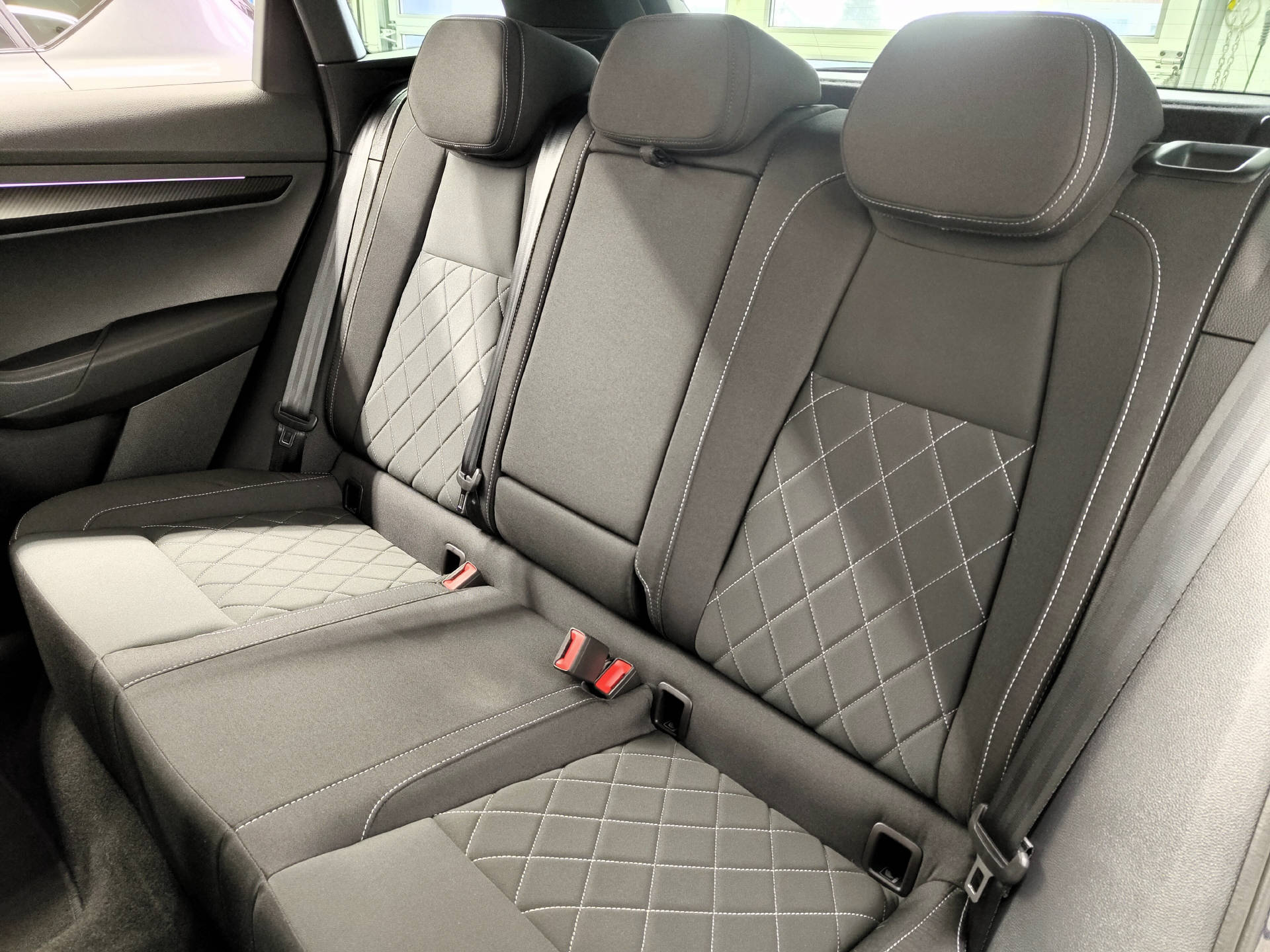SKODA Karoq 1.5 TSI SportLine DSG-image-6