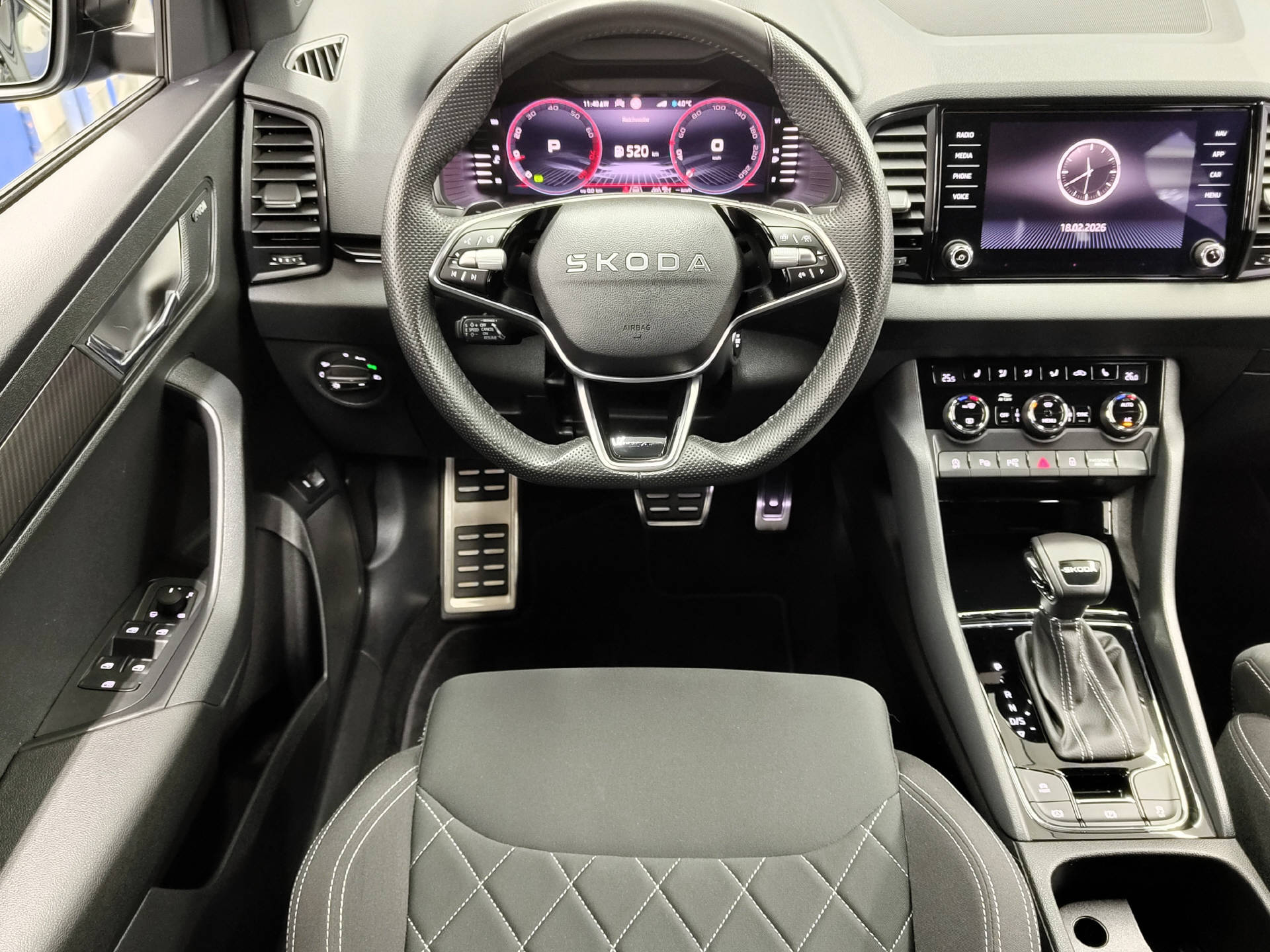 SKODA Karoq 1.5 TSI SportLine DSG-image-4