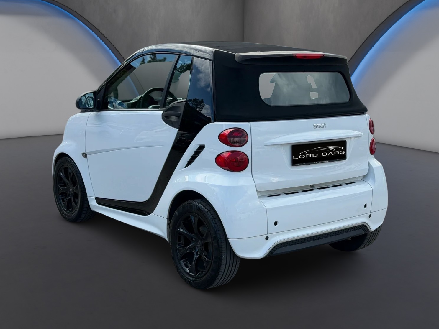 SMART FORTWO-image-4