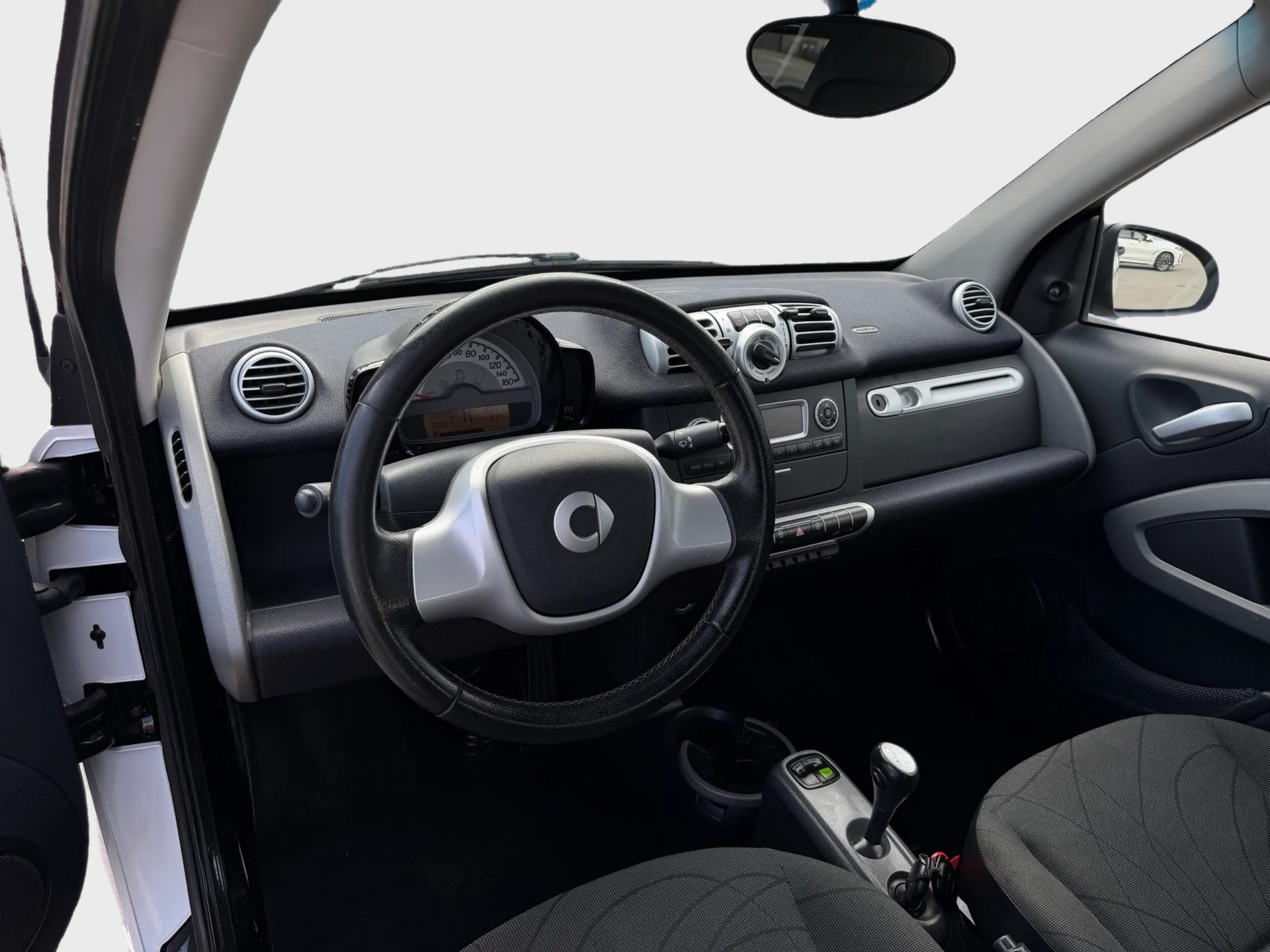 SMART FORTWO-image-7