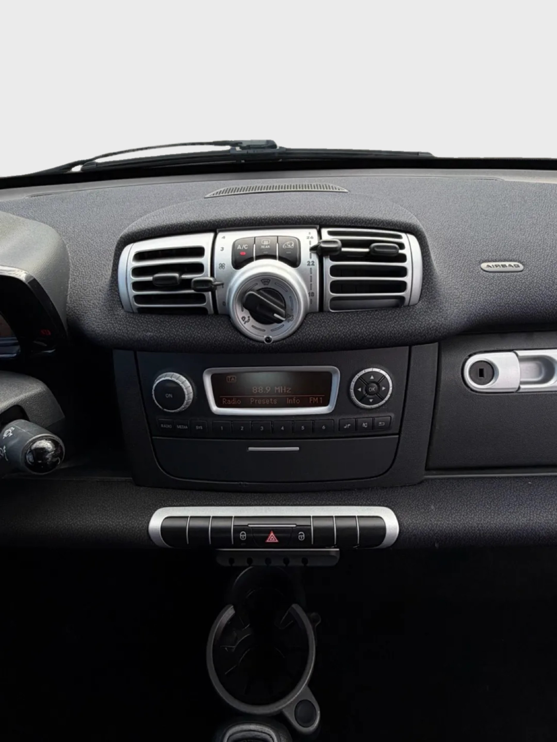 SMART FORTWO-image-10