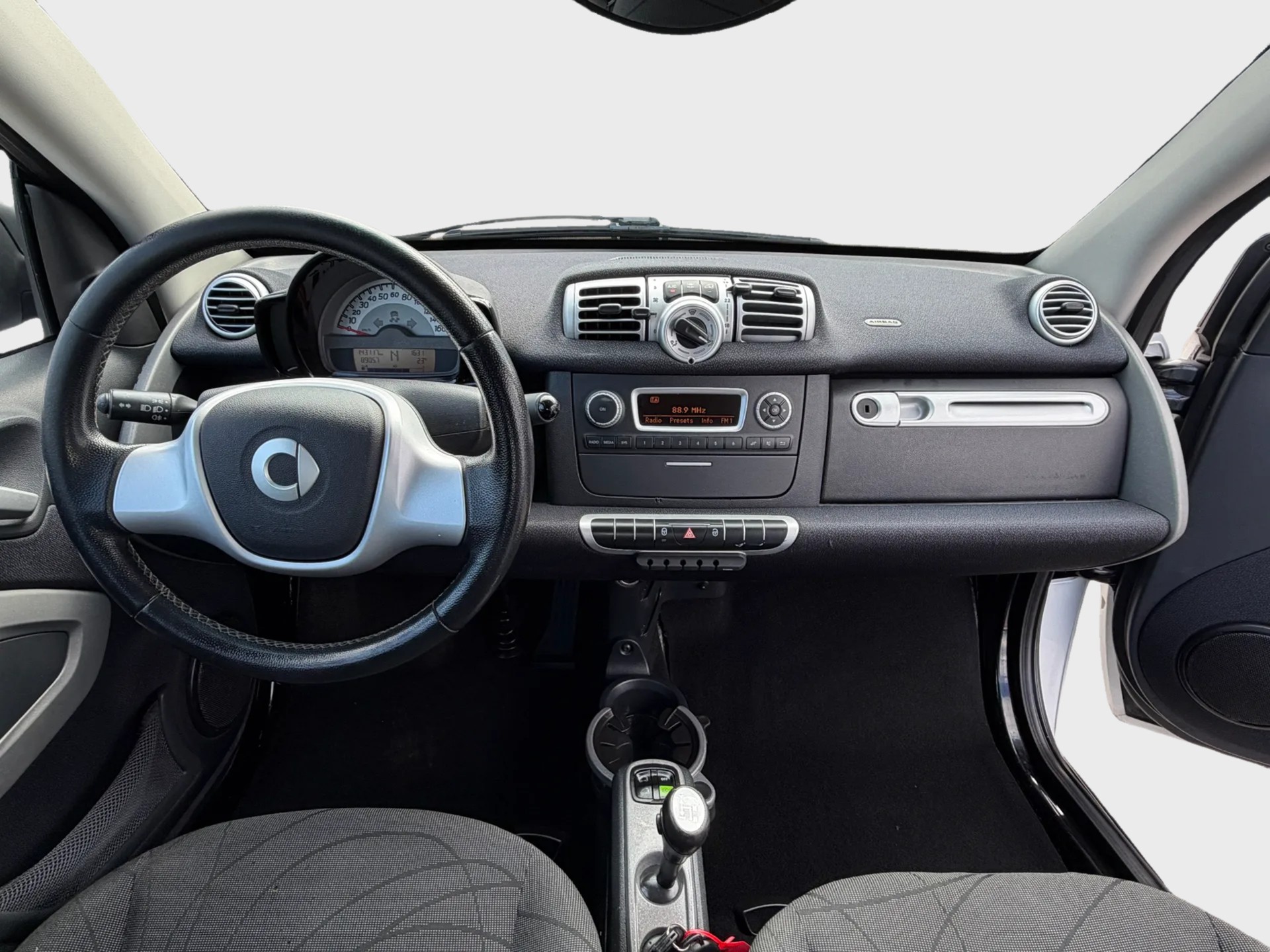 SMART FORTWO-image-8